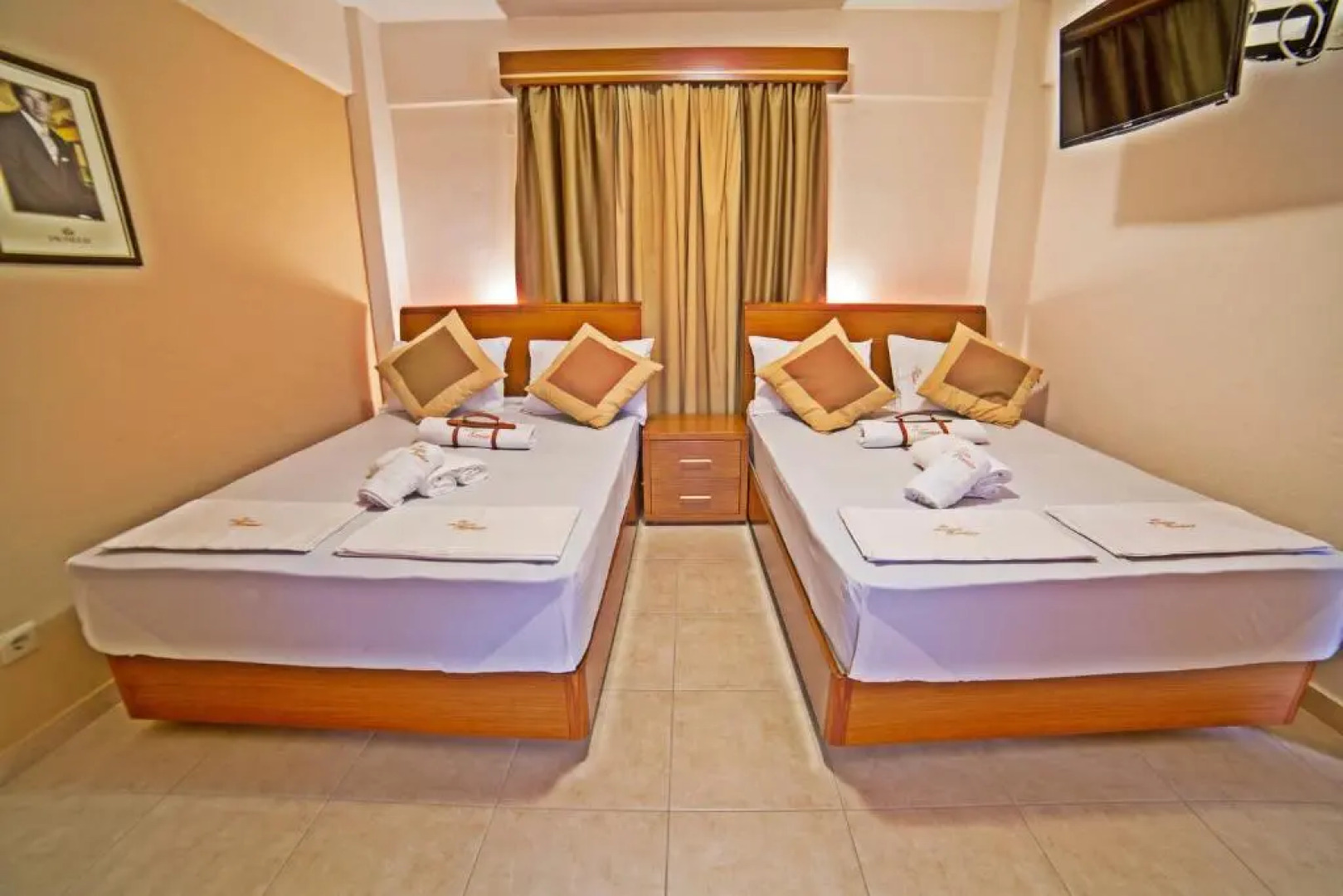 Pioneer Excelsior Rooms