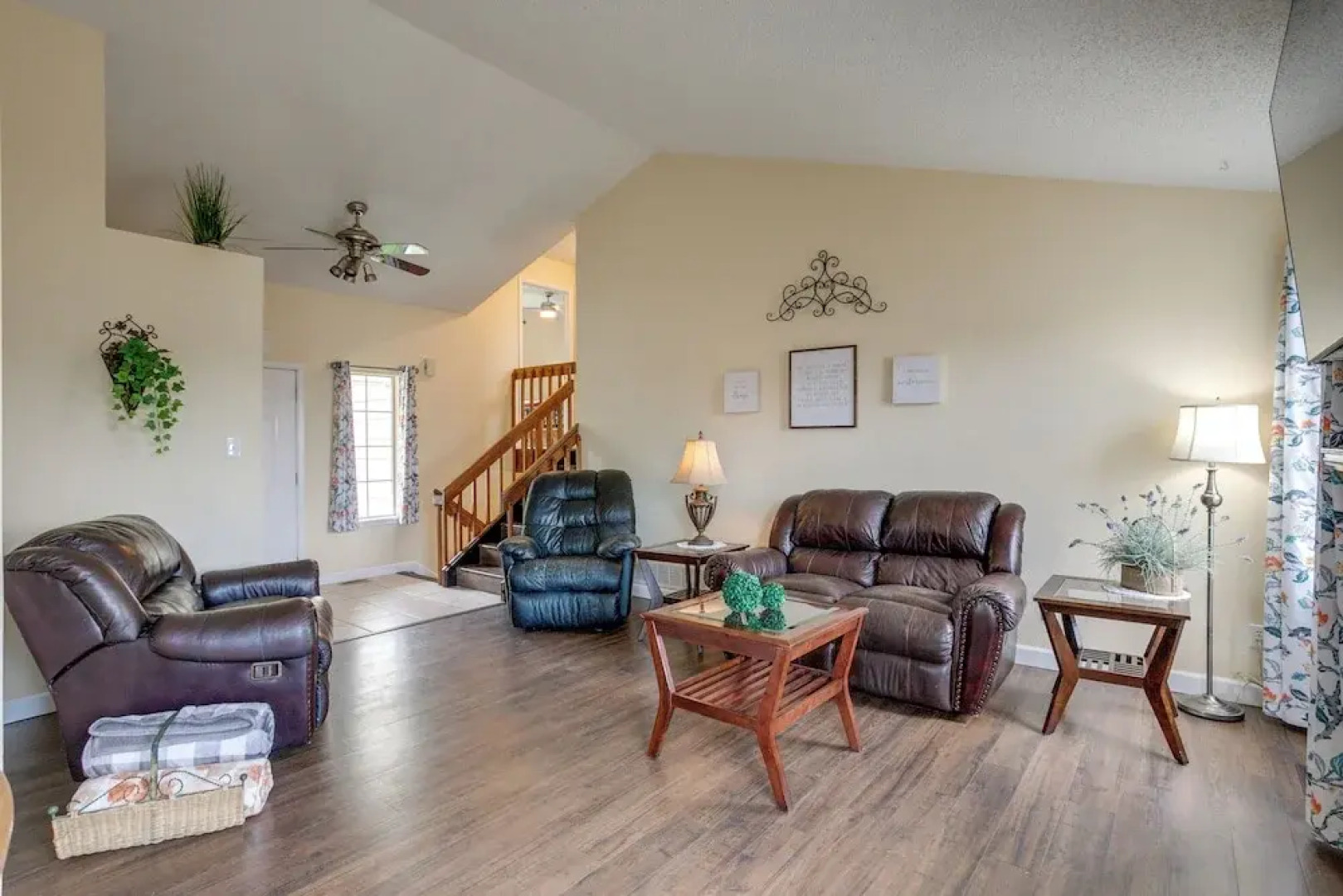 11 Mi to Denver: Pet-friendly Home in Thornton!