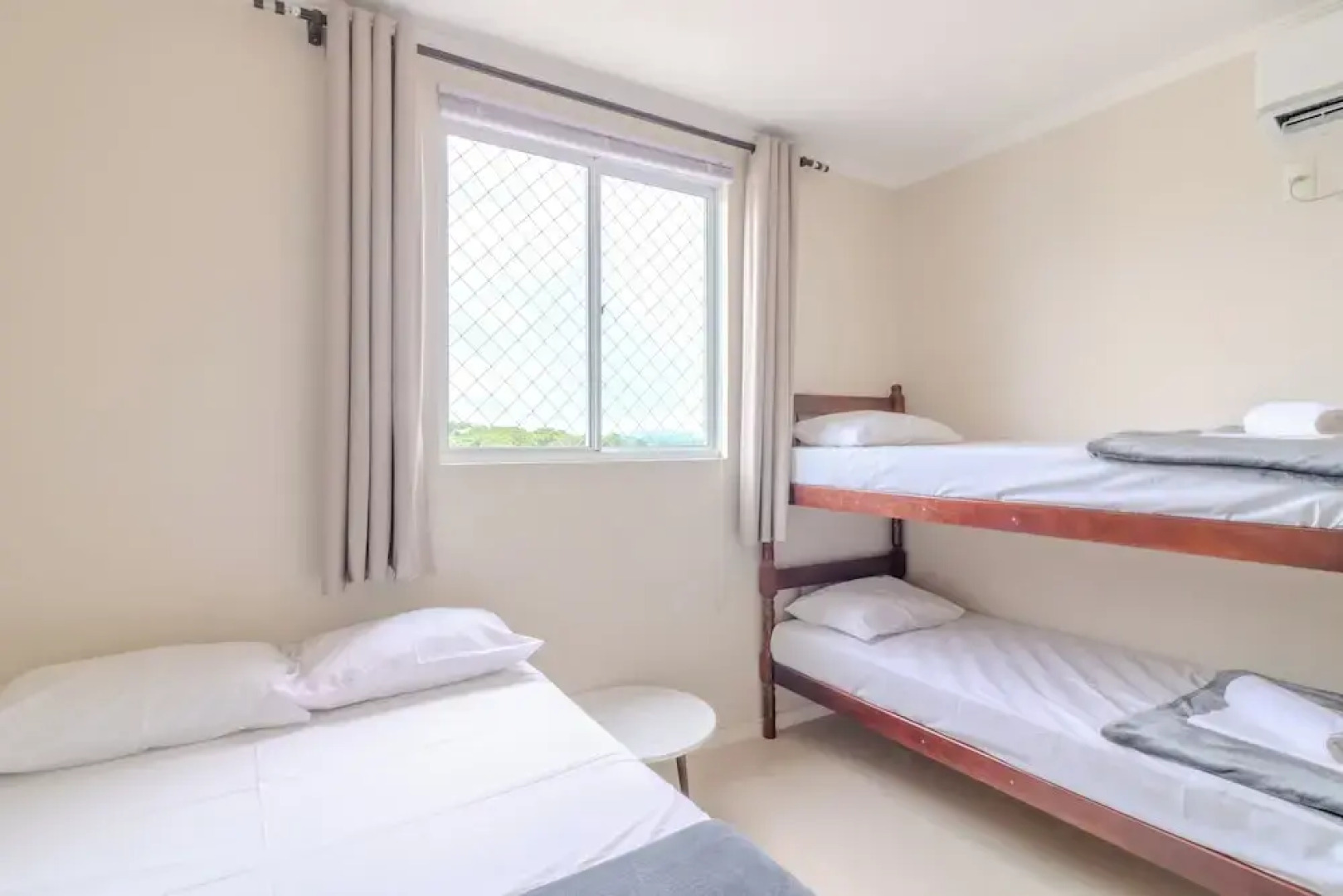 Building With a Pool 400m From Beach - LEA