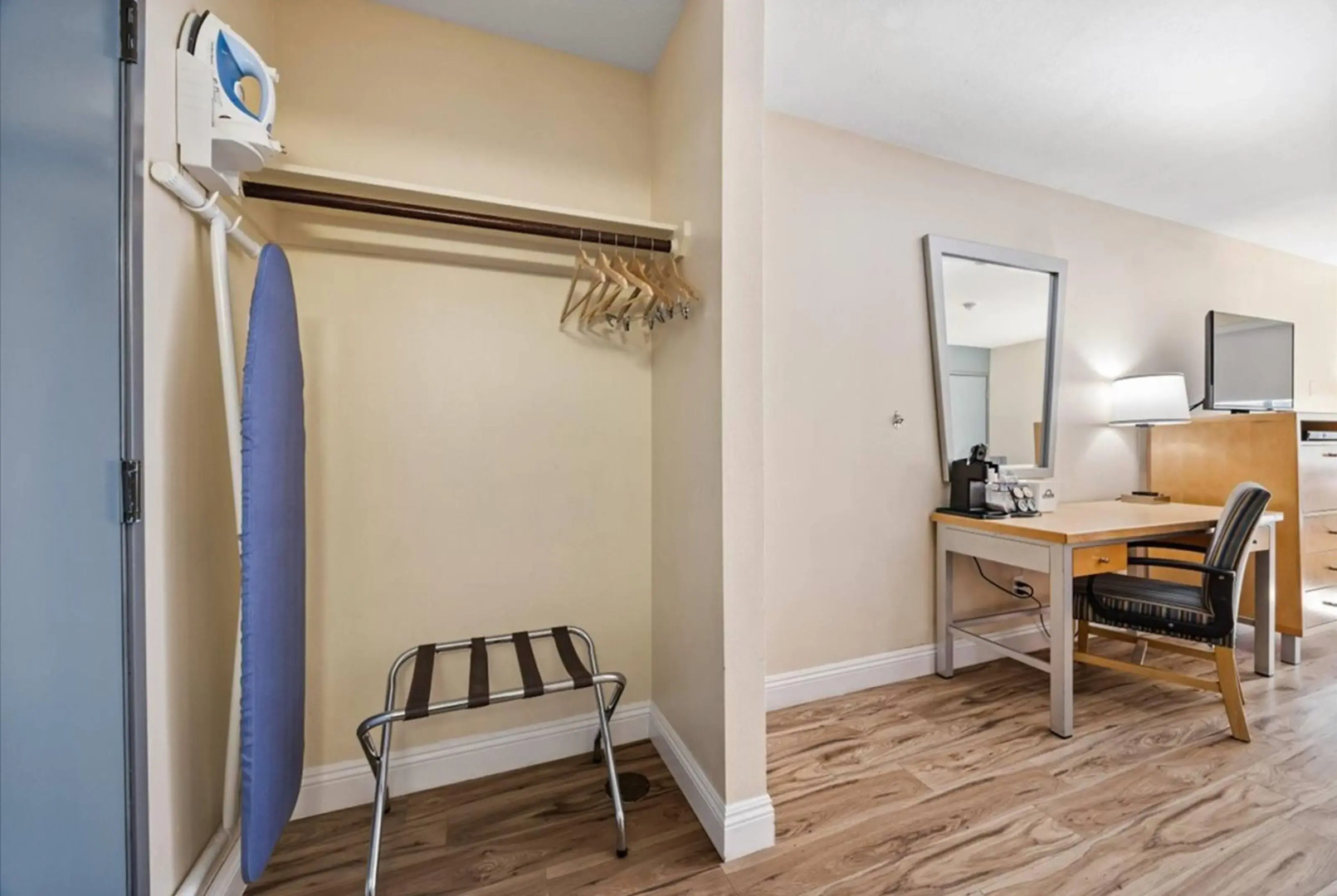 Days Inn by Wyndham Woodland