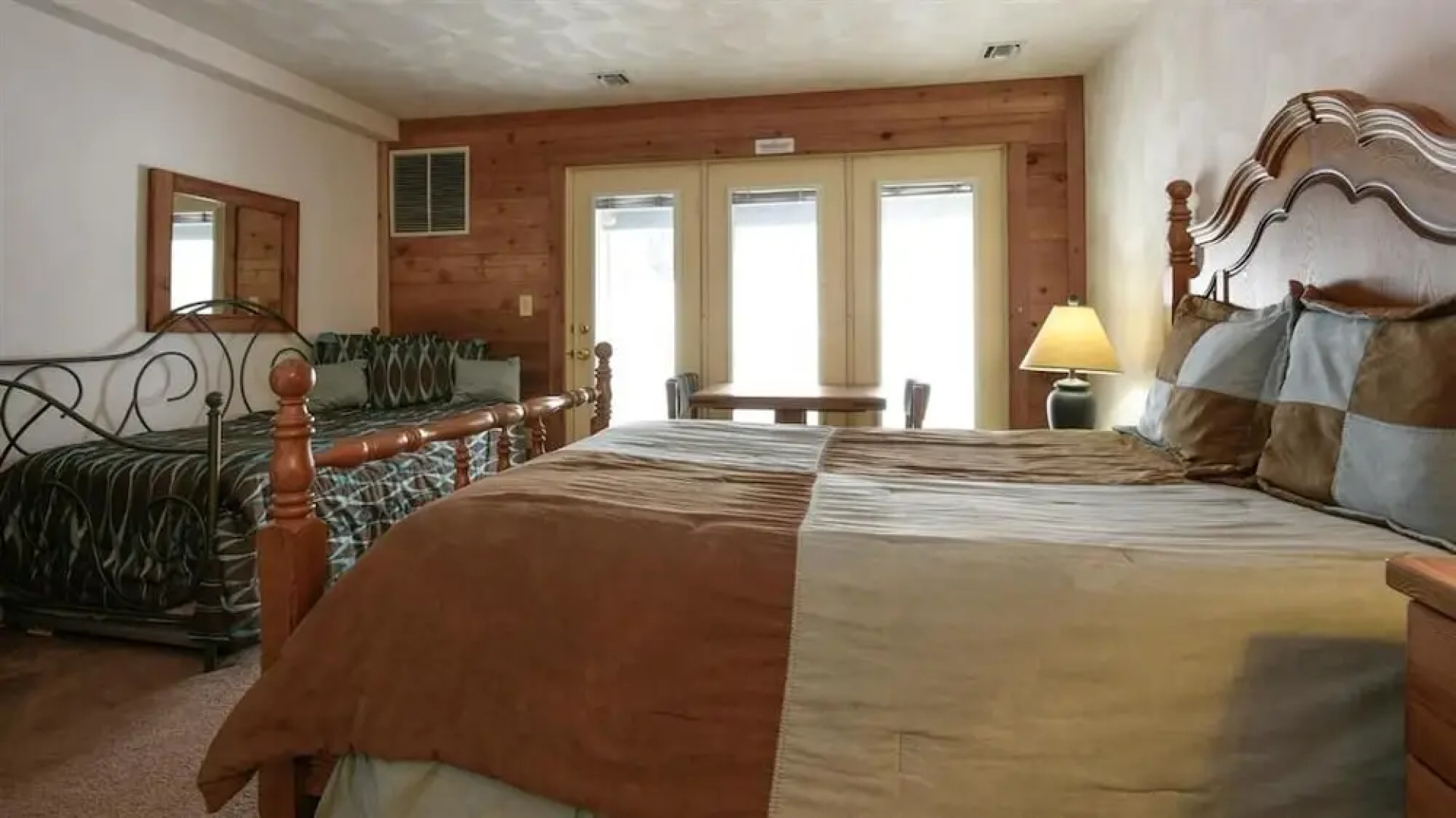 Seven Springs Stoneridge 3 Bedroom Pet Friendly Condo, Ski-In/Out by RedAwning