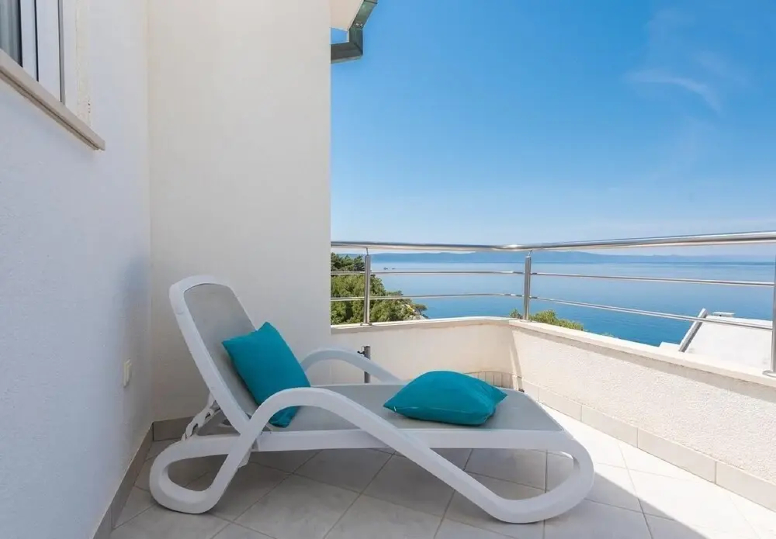 Ivi - 100 m From Pebble Beach - A4