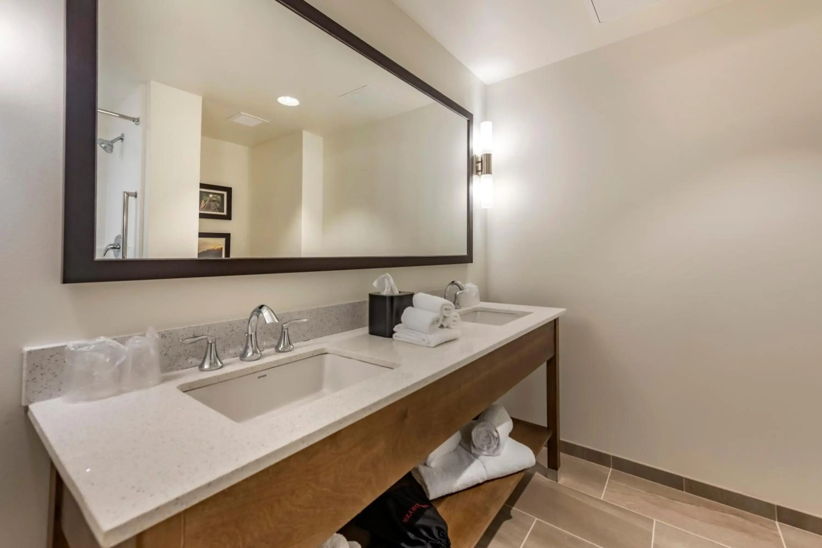 Comfort Inn & Suites Pittsburgh-Northshore