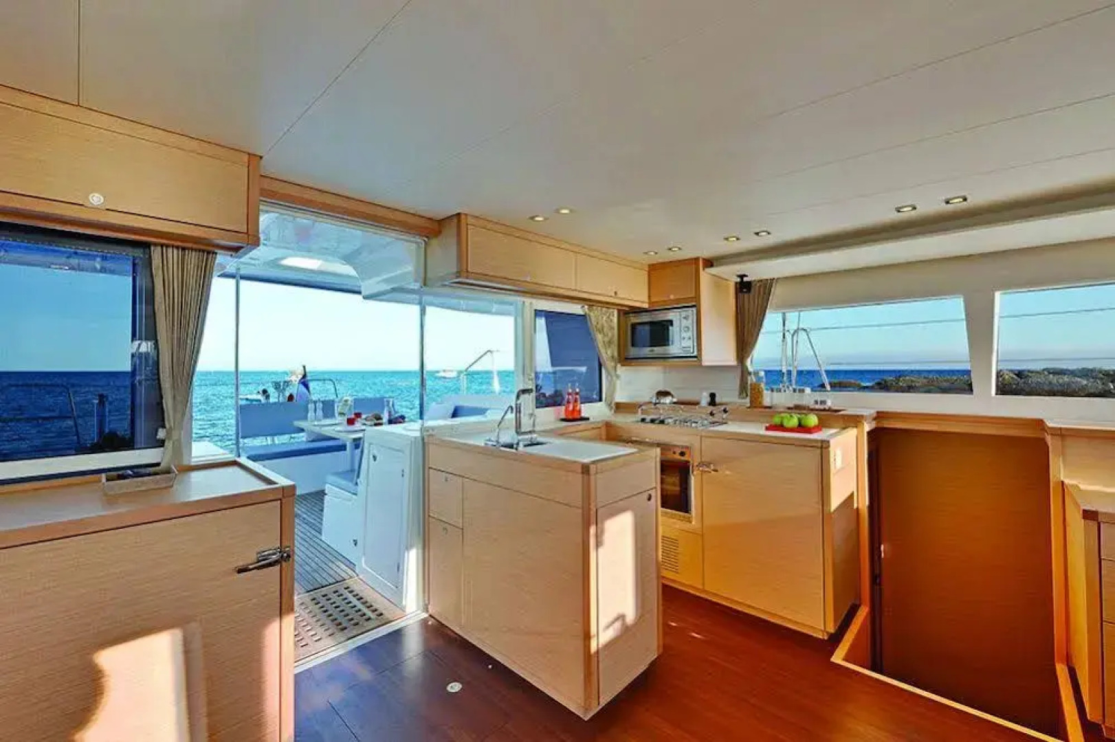 Catamarano Mauticat Boat & Breakfast