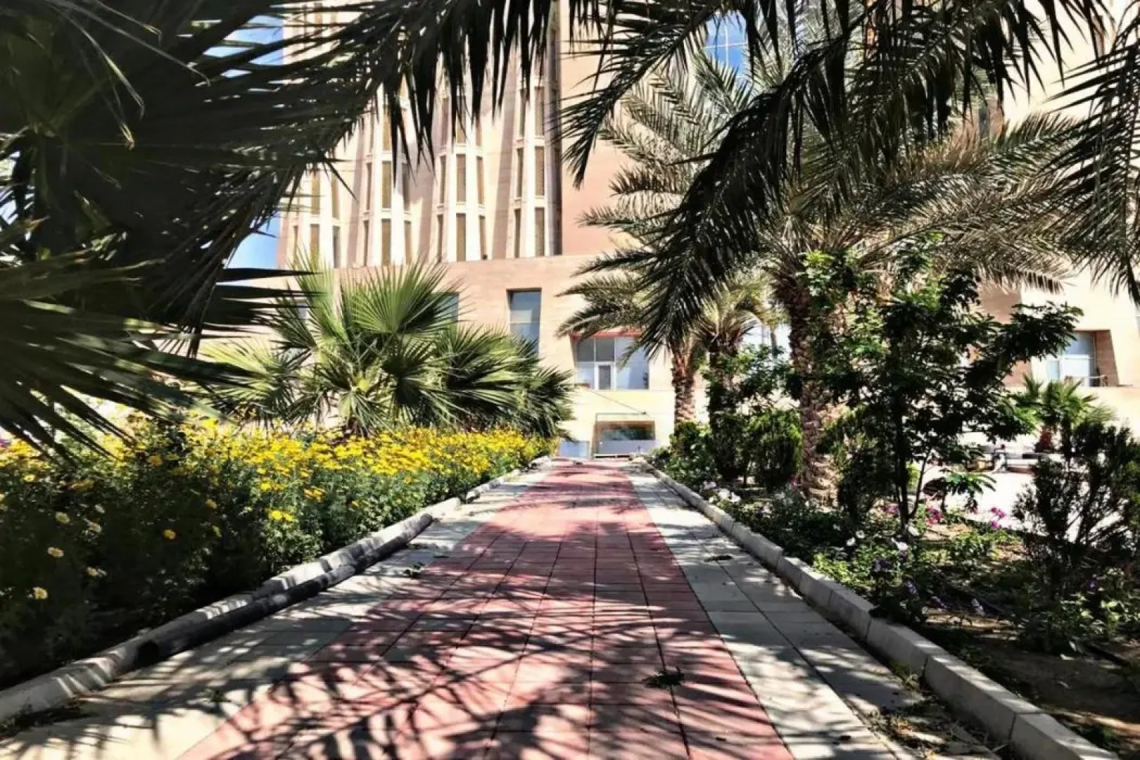 Khawarnaq Palace Hotel