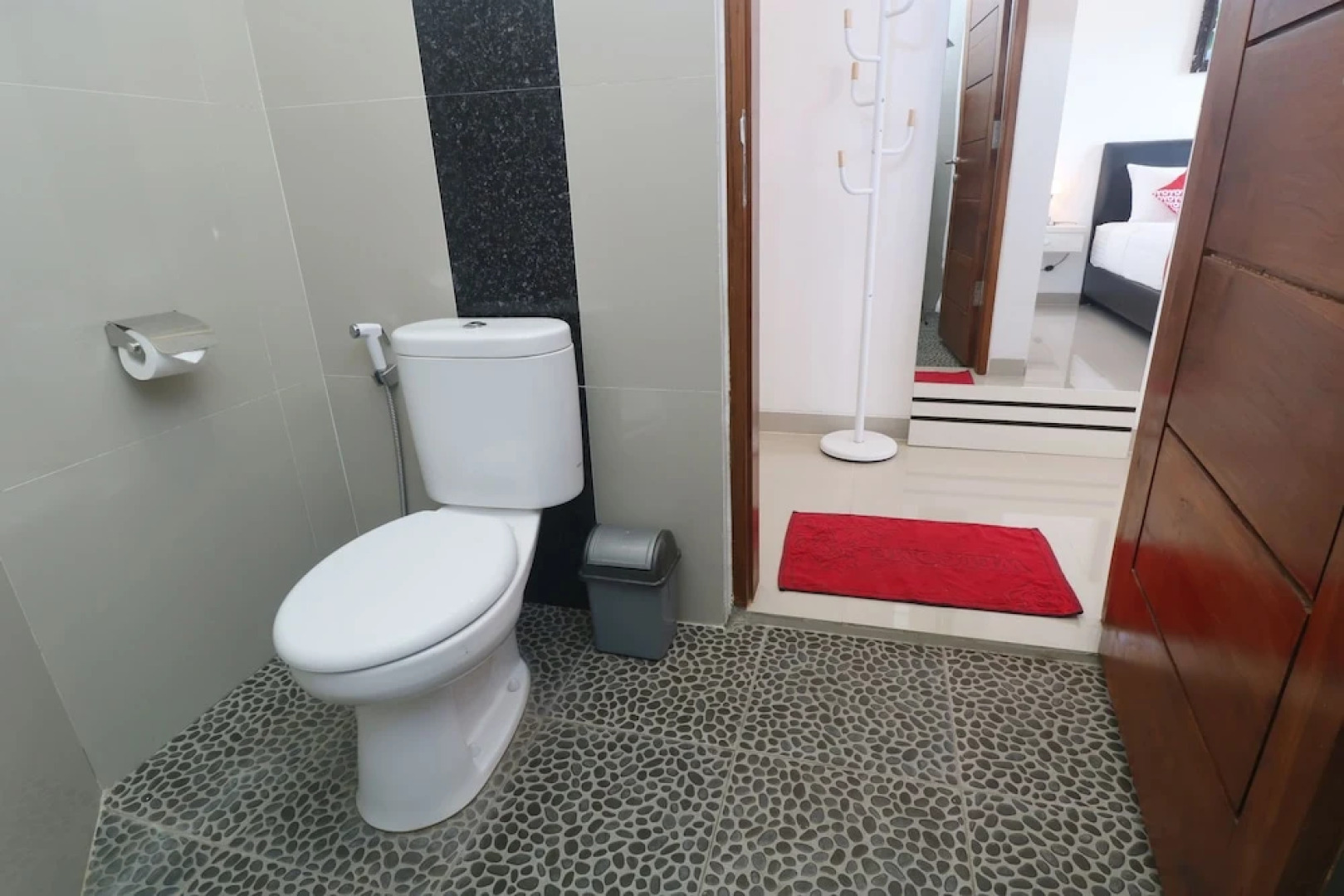 De Loran Hotel by OYO Rooms