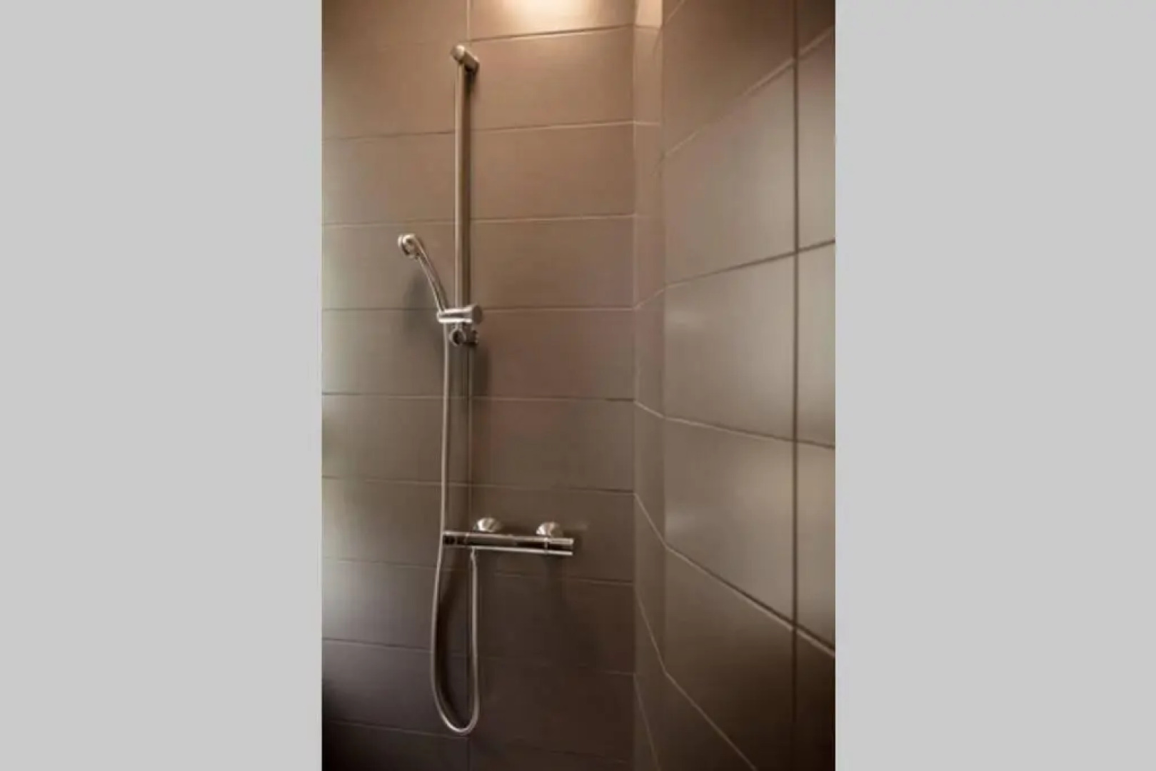 Cœur de ville Enghien les Bains - 2 pièces Lumineux et Chaleureux - 15 min de Paris