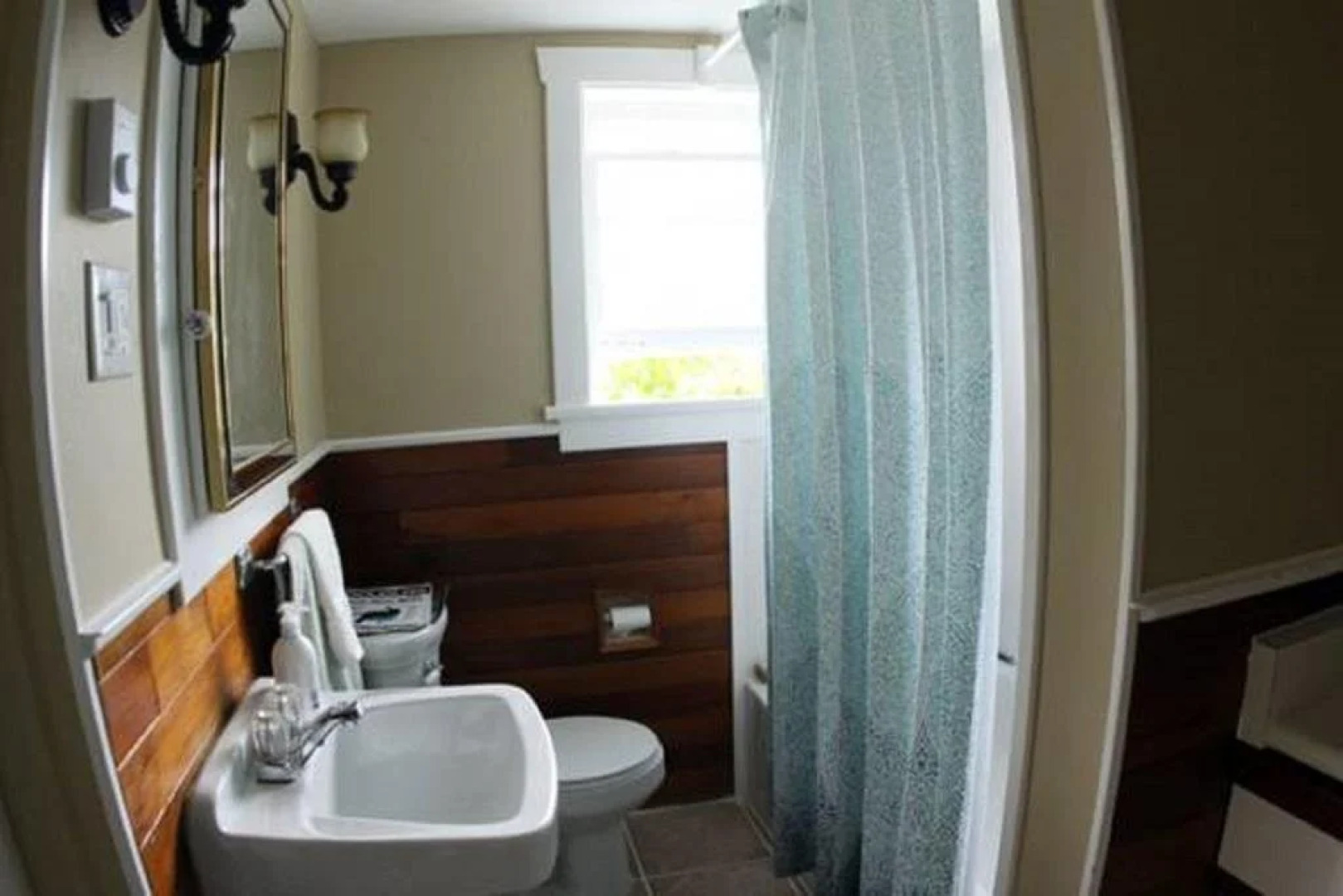 Leigh Lani Guest House