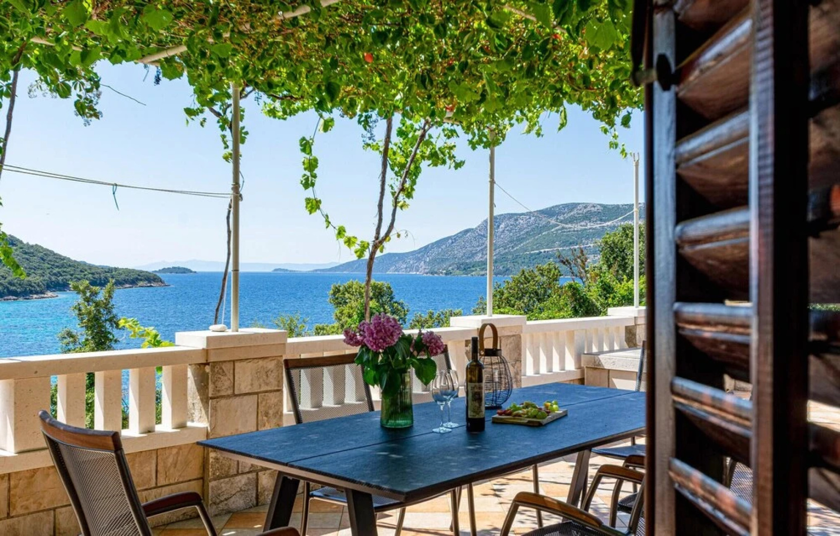 Awesome Apartment in Zrnovo With Outdoor Swimming Pool, Wifi and 3 Bedrooms