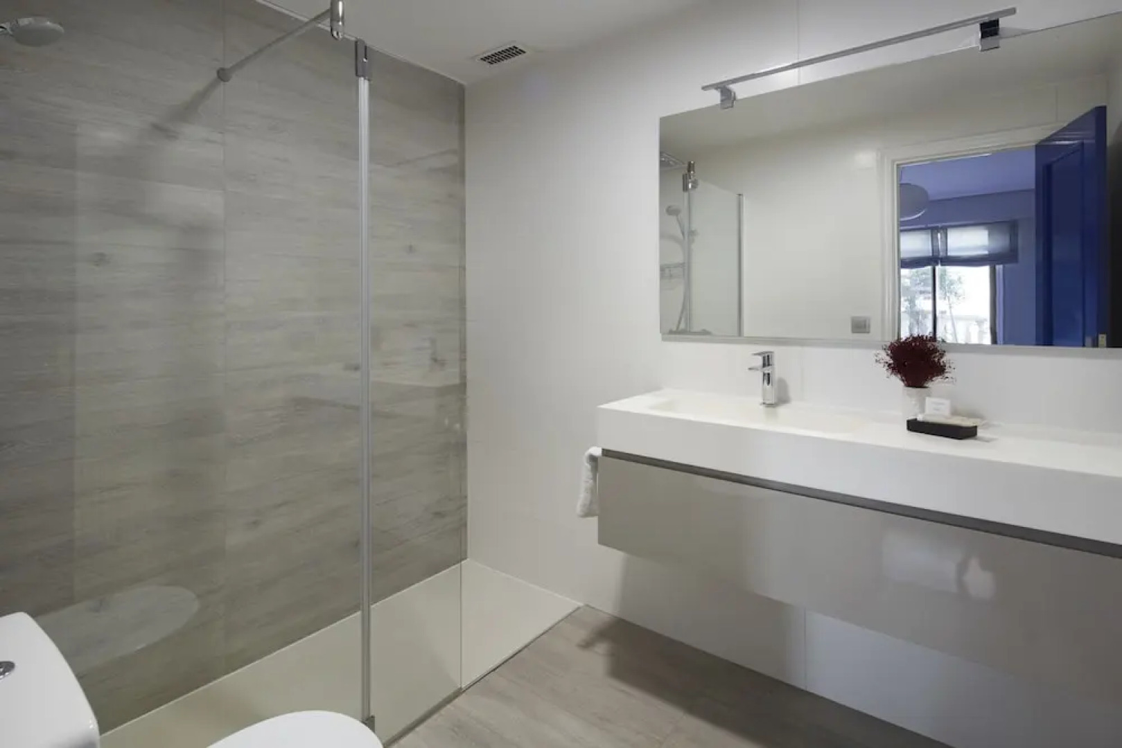 Miraconcha Terrace Apartment by FeelFree Rentals