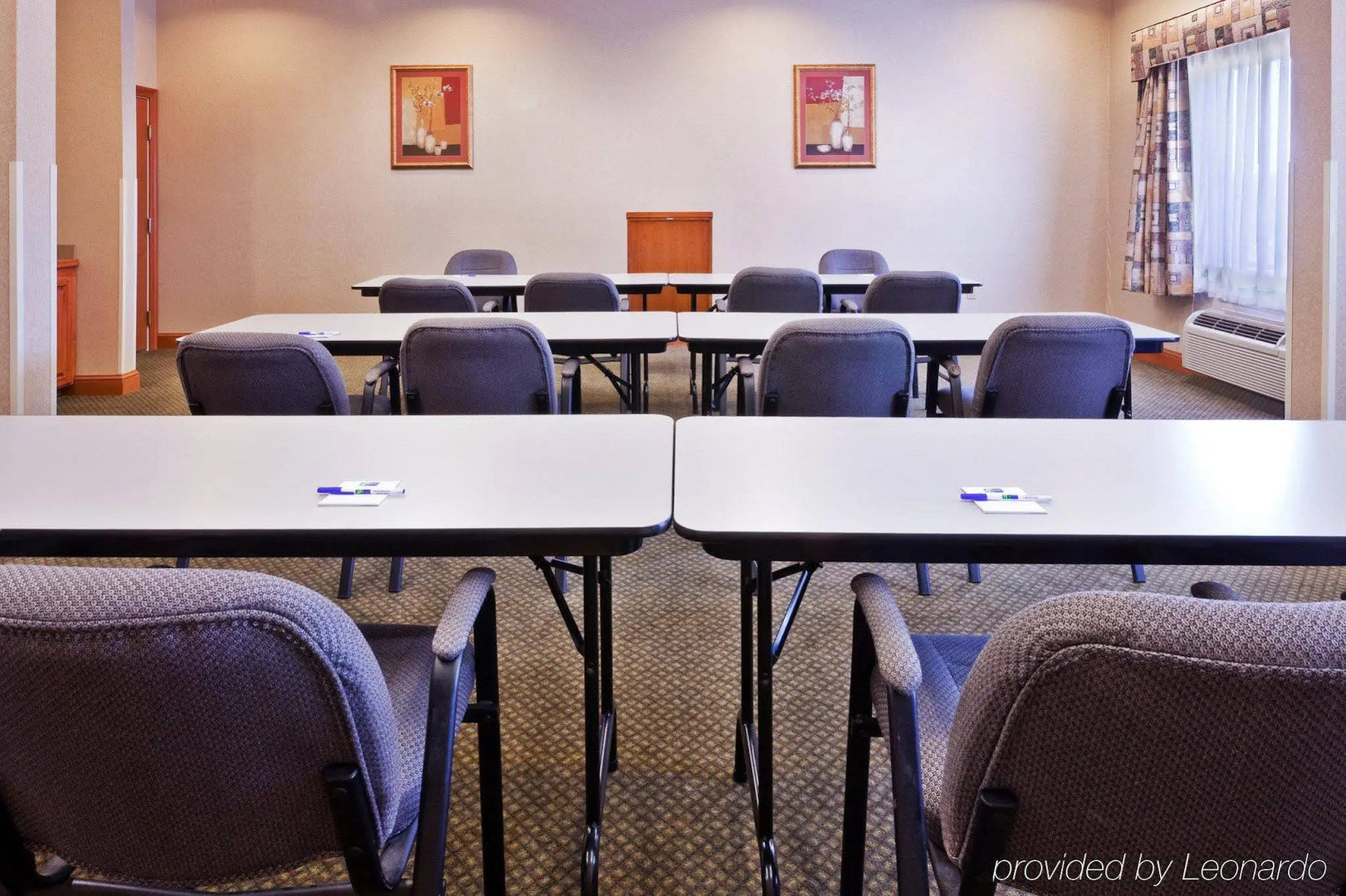 Holiday Inn Express & Suites Forest by IHG