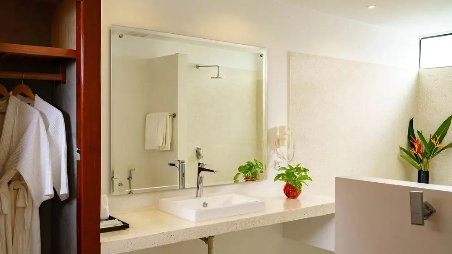 Secondfold Residence