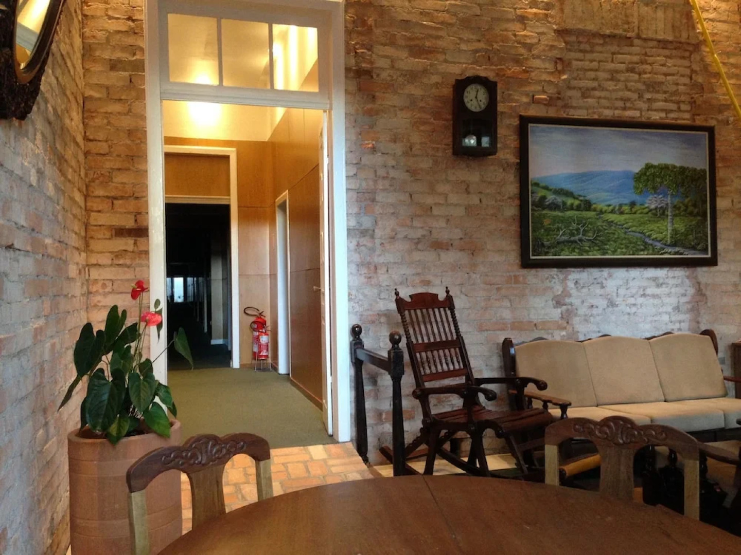 Central Palace Hotel