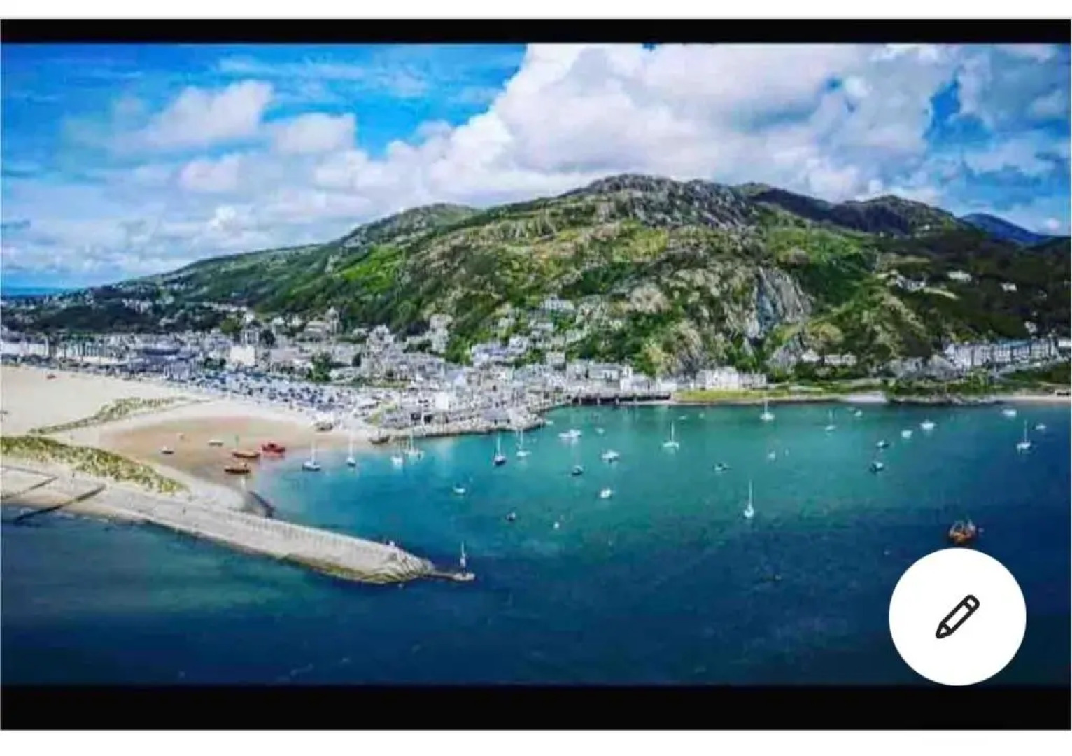 Beautiful secluded farmhouse with hot tub