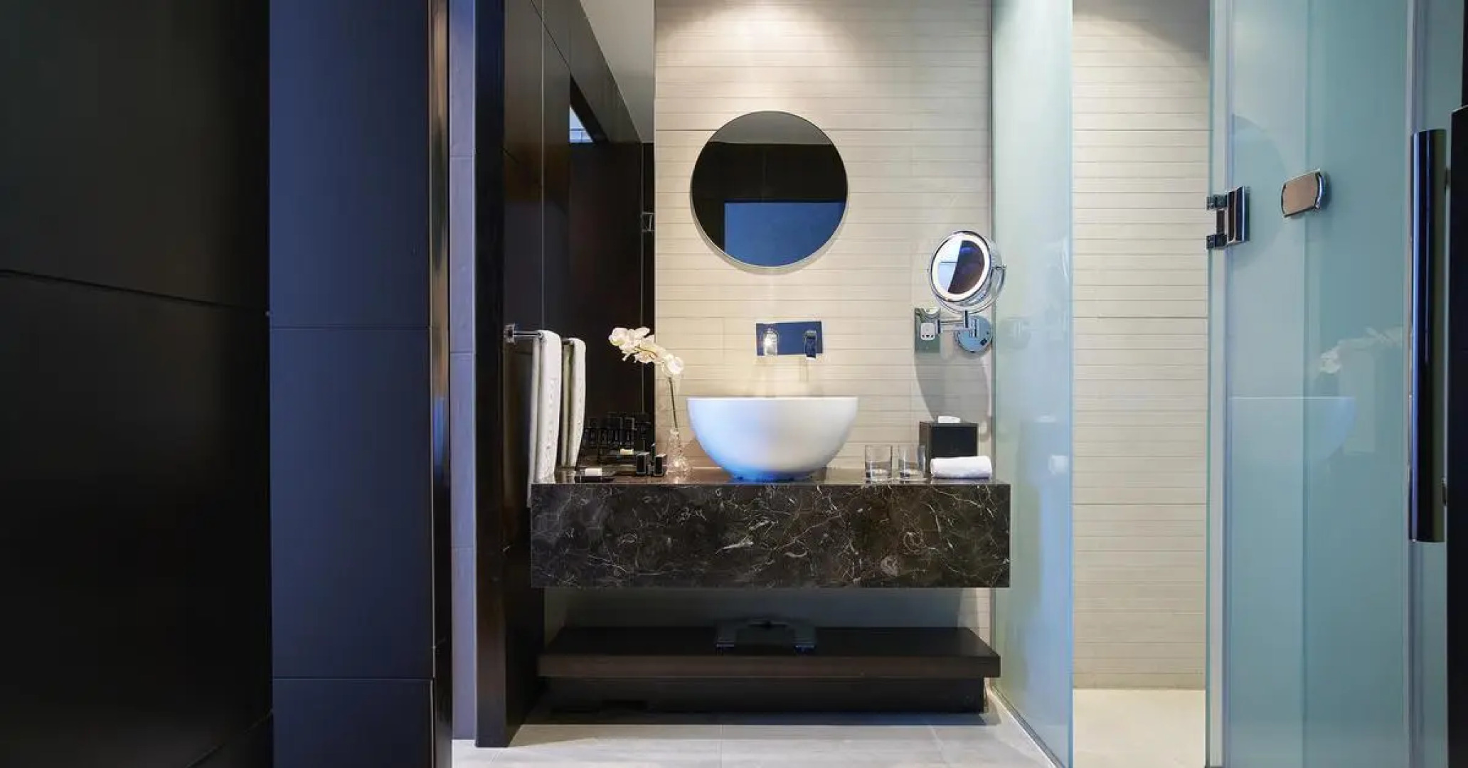 Отель The Canvas Dubai - MGallery Hotel Collection