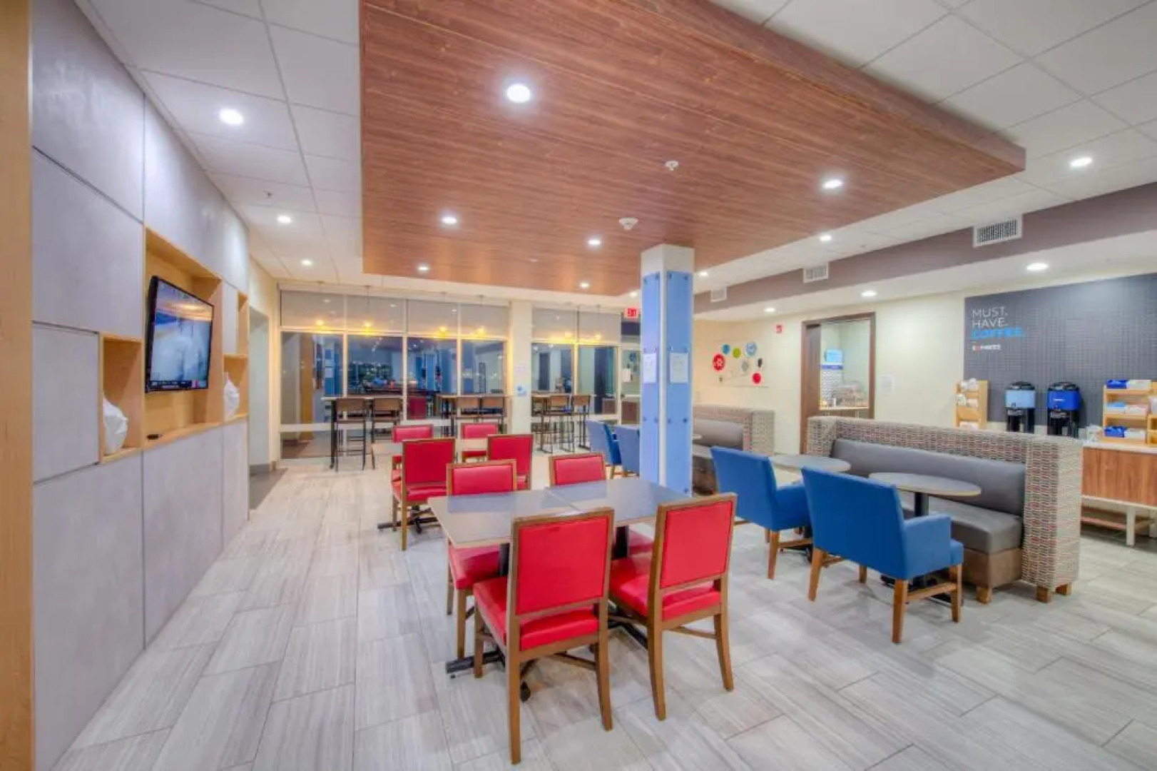 Holiday Inn Express & Suites Remington by IHG