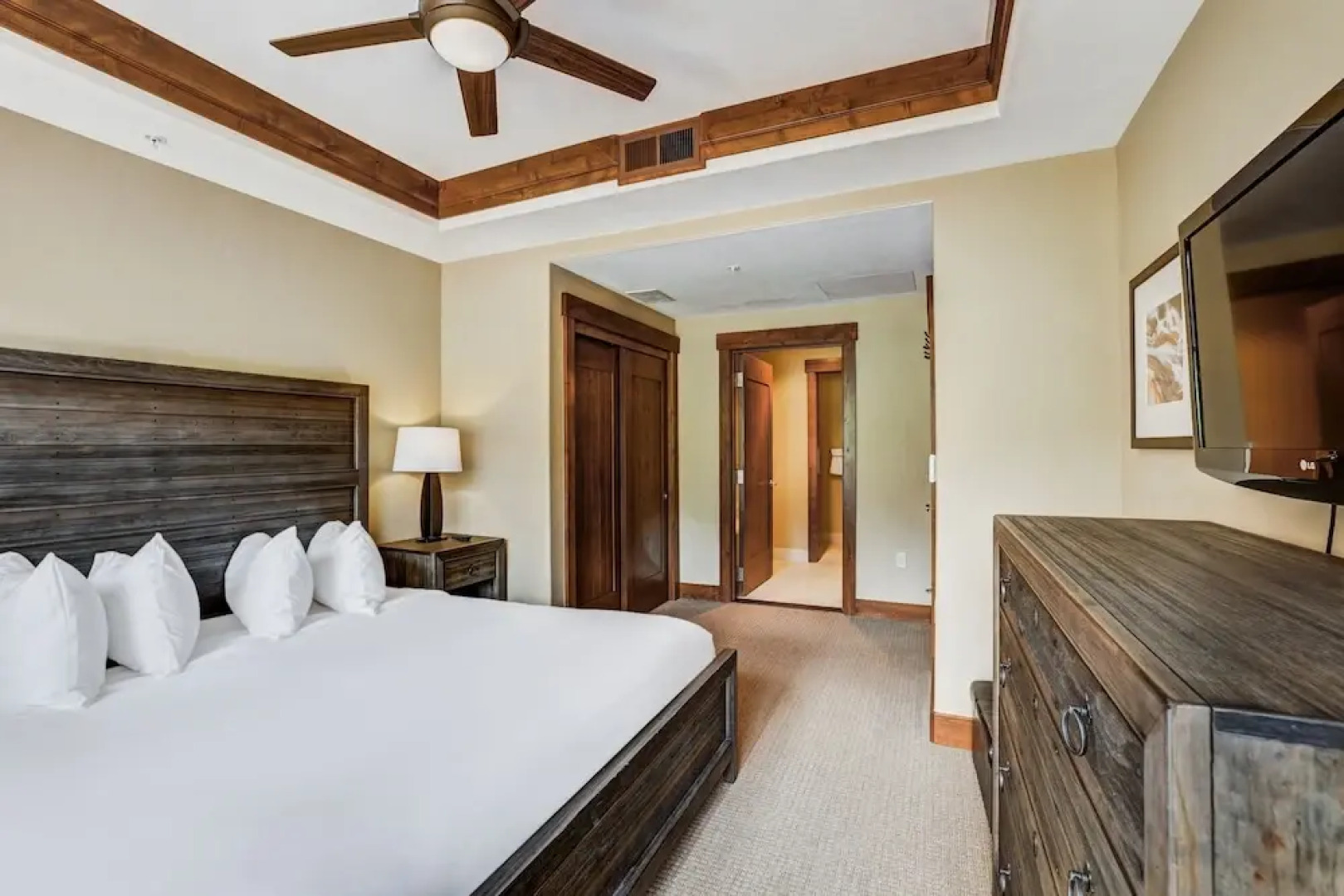 One Ski Hill Place S8421