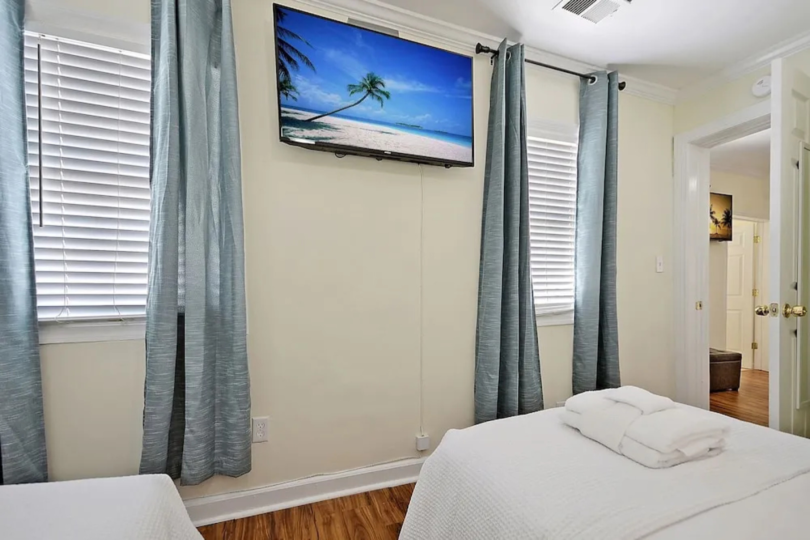 New Listing! Historic In Downtown Charleston 5 Bedroom Home