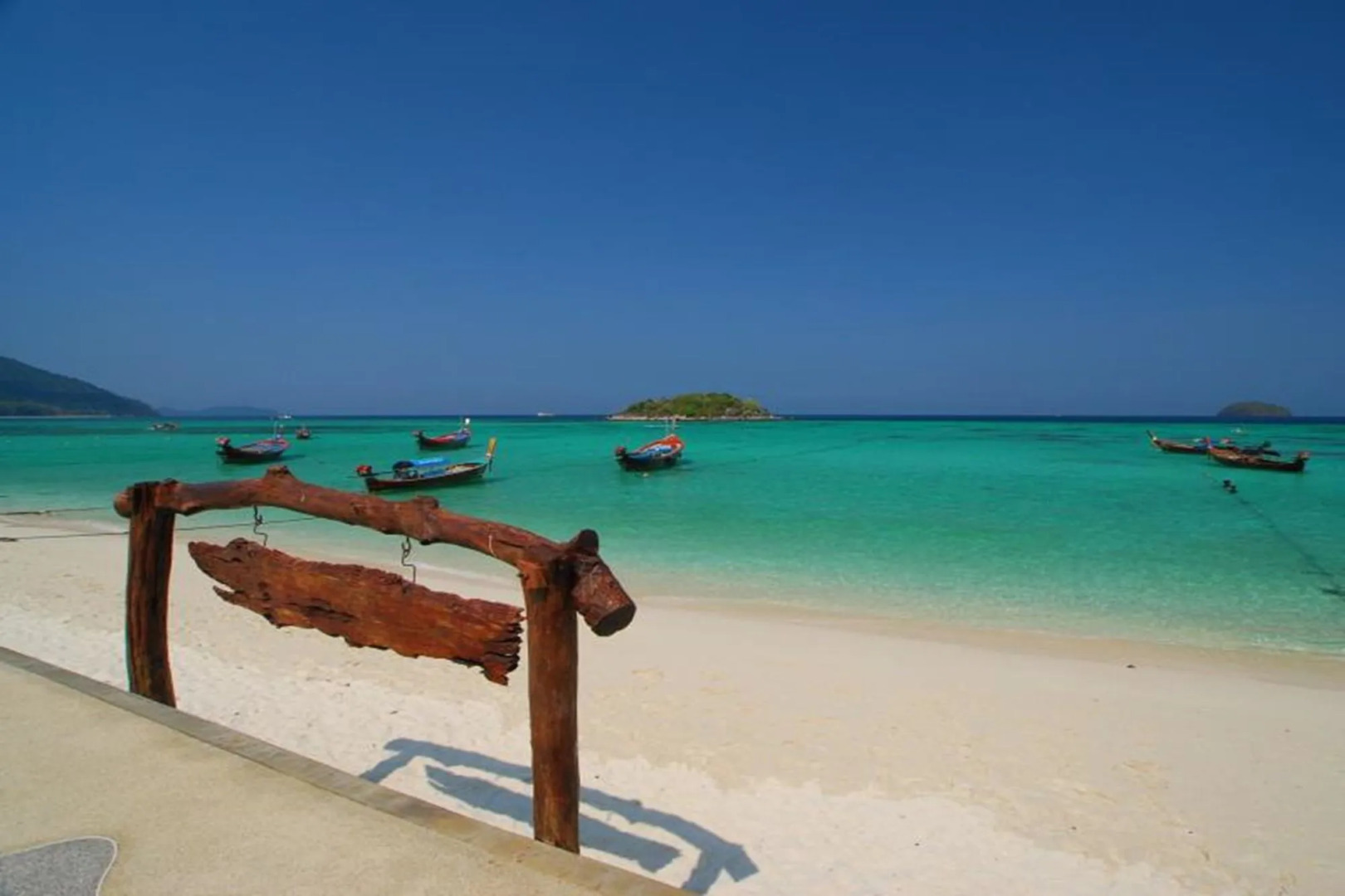 Lipe Power Beach Resort