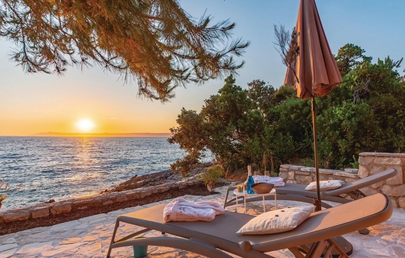 Awesome Home in Loviste With 2 Bedrooms, Wifi and Heated Swimming Pool