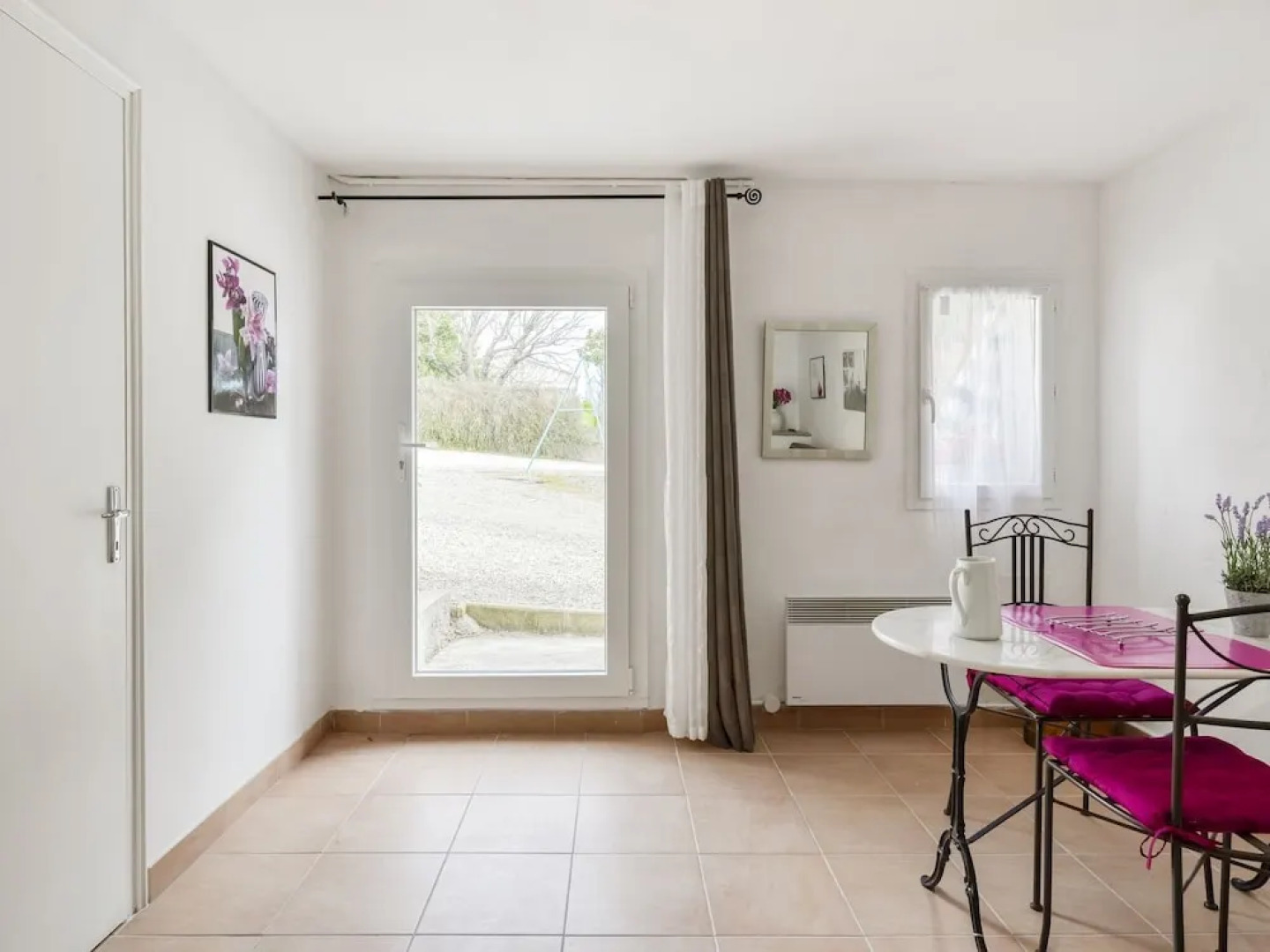 Inviting Holiday Home in Rasteau Near Vaison la Romaine