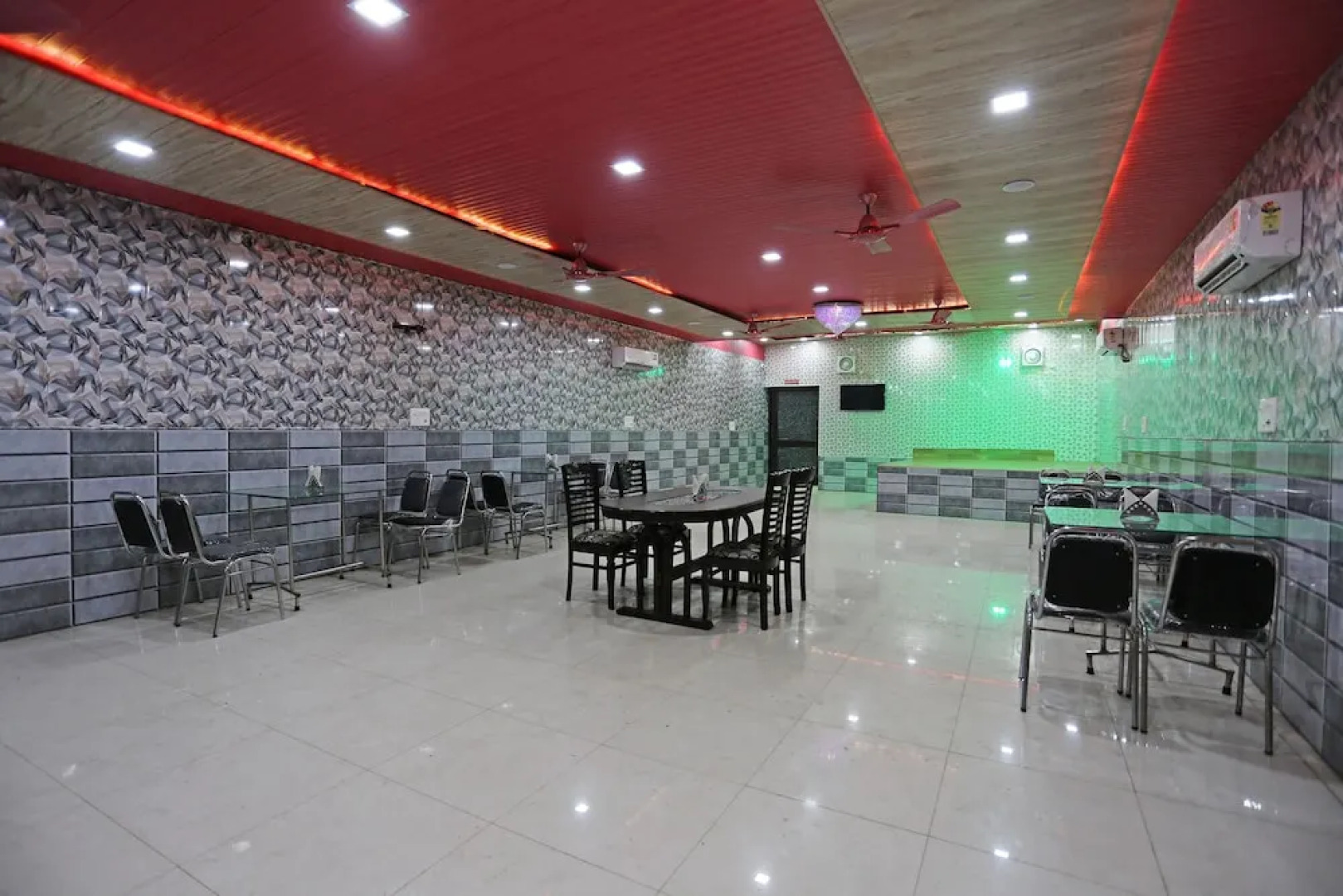OYO 10827 Hotel Dev Bhoomi