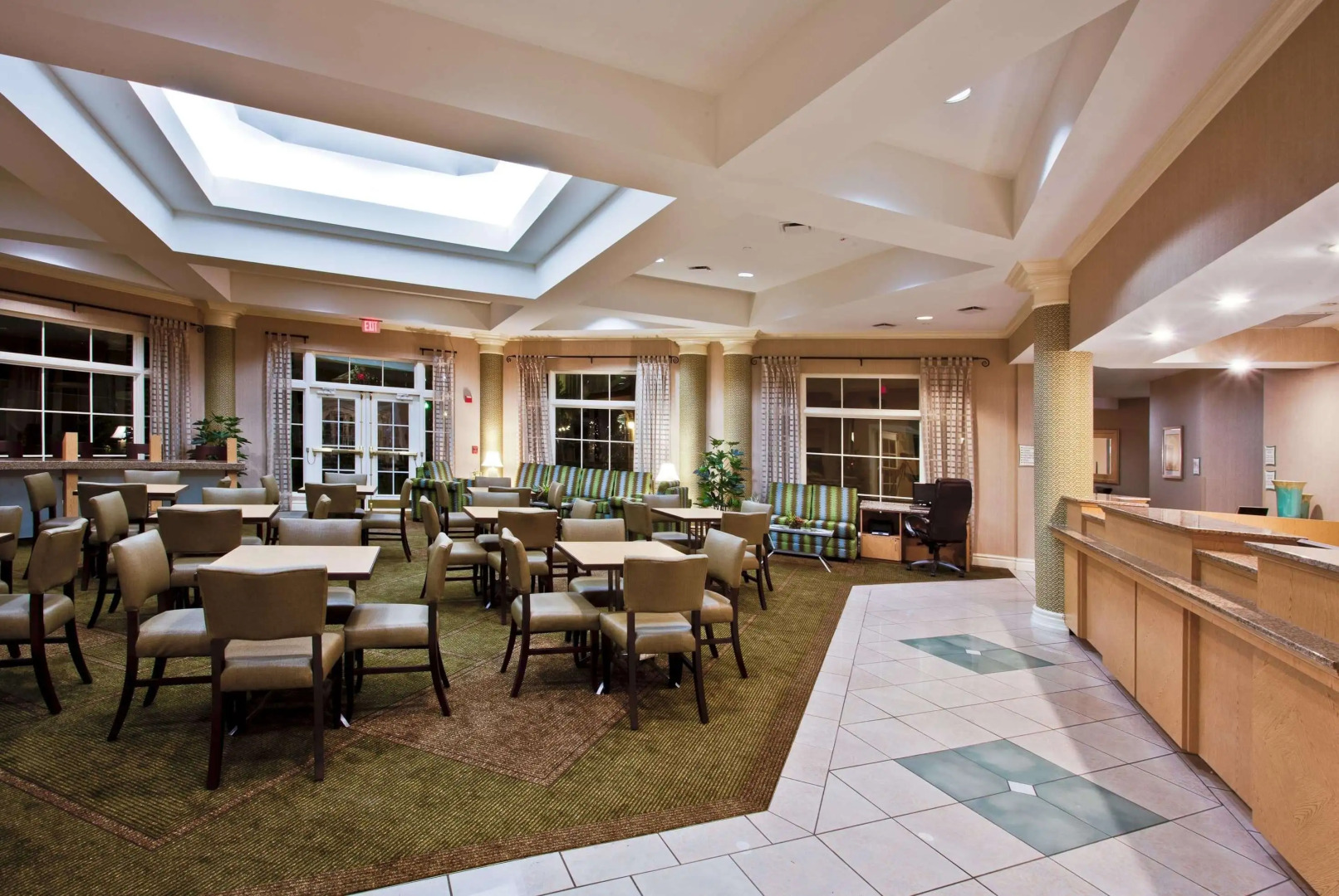 La Quinta Inn & Suites by Wyndham USF (Near Busch Gardens)