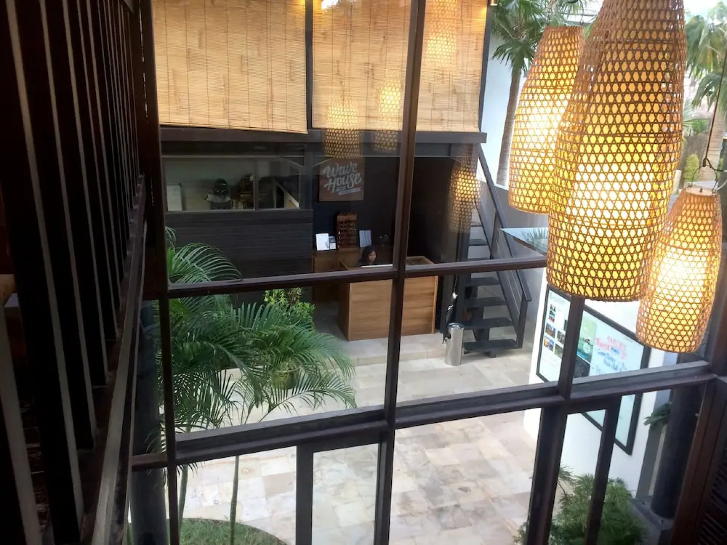 Wave House - Surf Camp