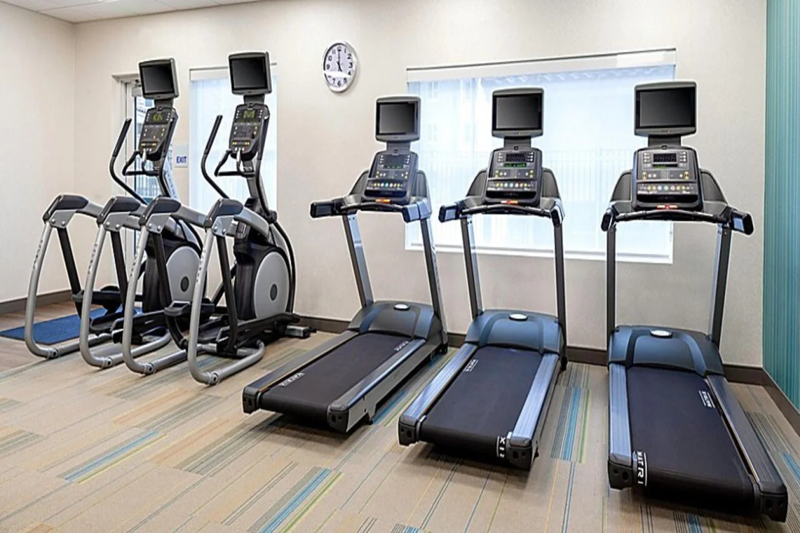 Holiday Inn Express & Suites Phoenix East - Gilbert by IHG