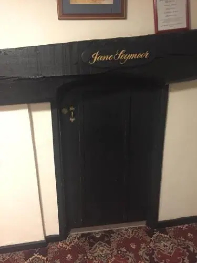 The Tudor House Hotel