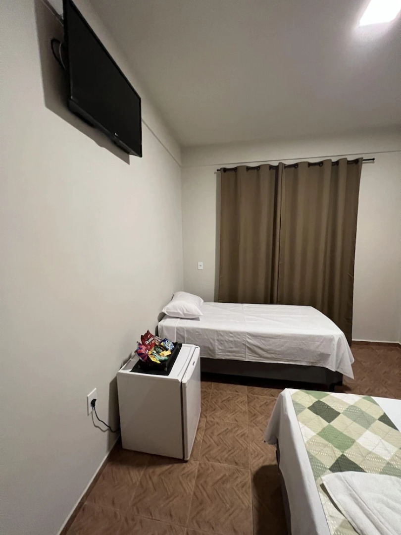 Hotel Paraiso - Fácil acesso as faculdades e FarmShow