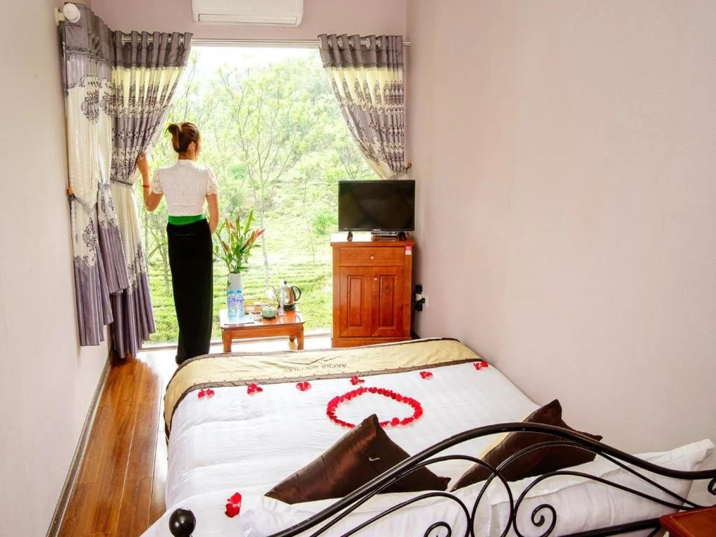 Moc Chau Arena Village