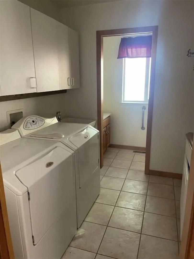 Hidden Views A 3 Bedroom Duplex by Redawning