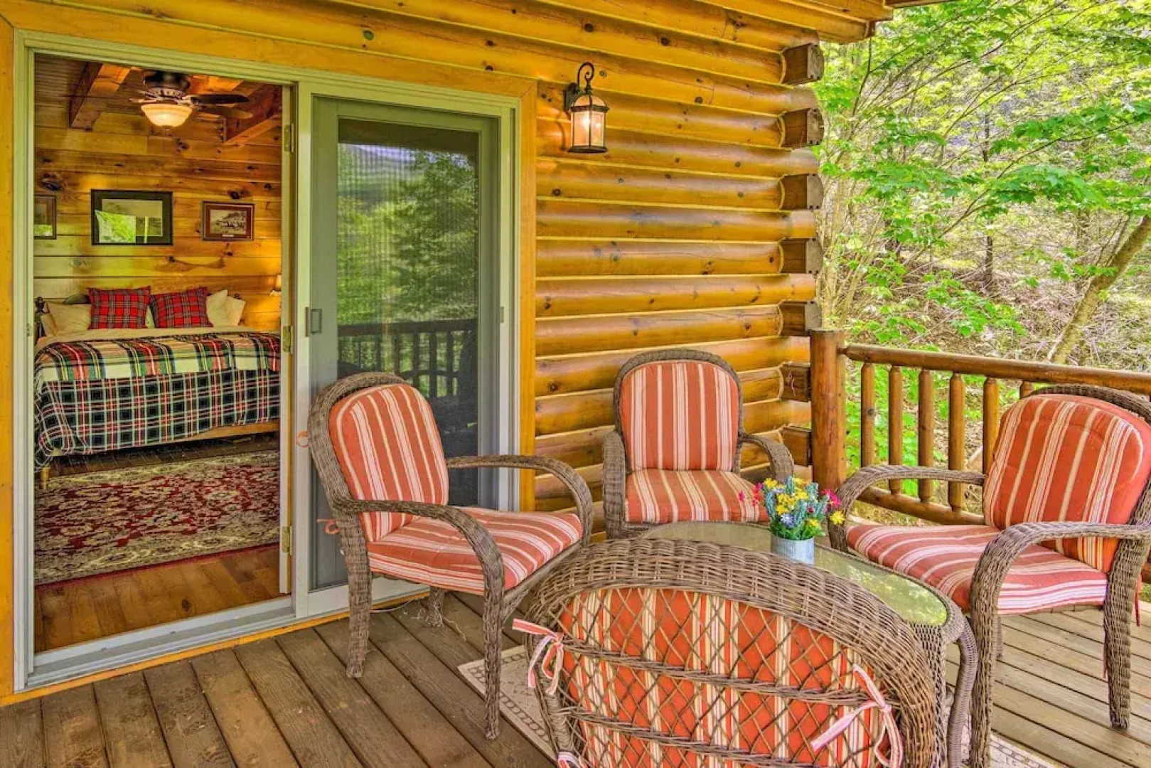Hike, Fish & Golf: Burnsville Retreat w/ Deck!