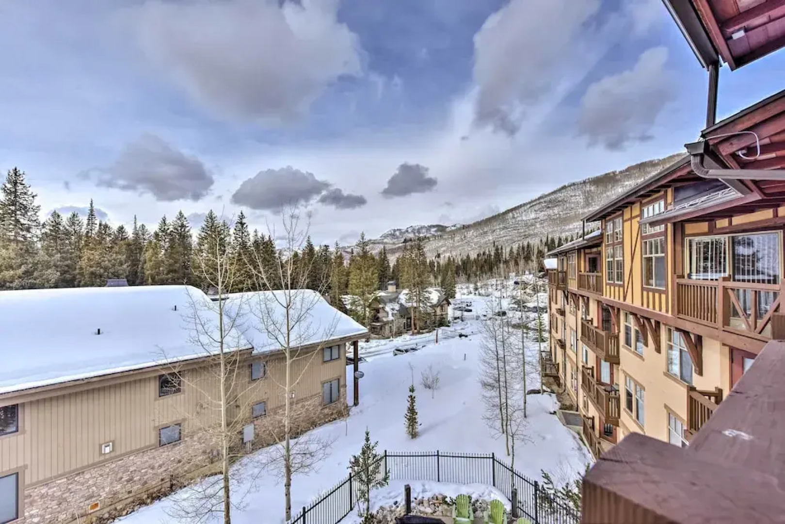 Ski-in/ski-out Solitude Resort Condo w/ Mtn Views!