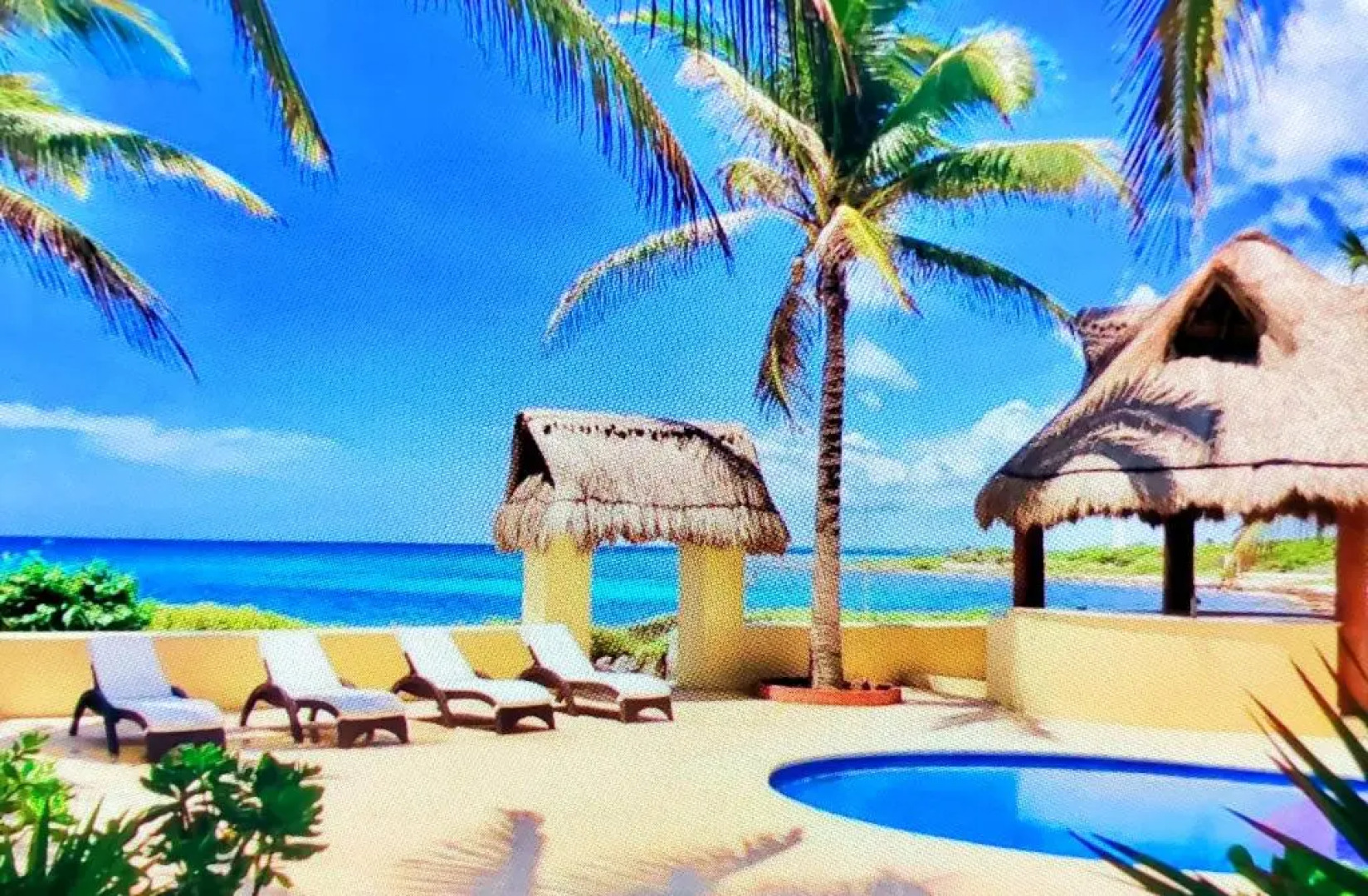 Villa Jaguar Beachfront Luxery 2b2bth SUPER LUX Pool jacuzzi