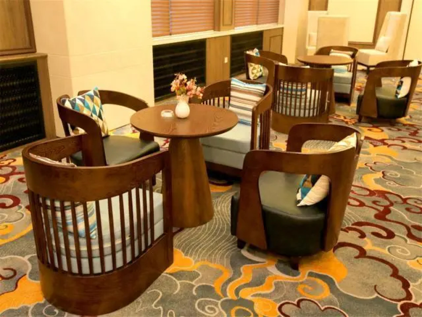 Jinjiang Metropolo Fuxin Yingbin Street Railway Station