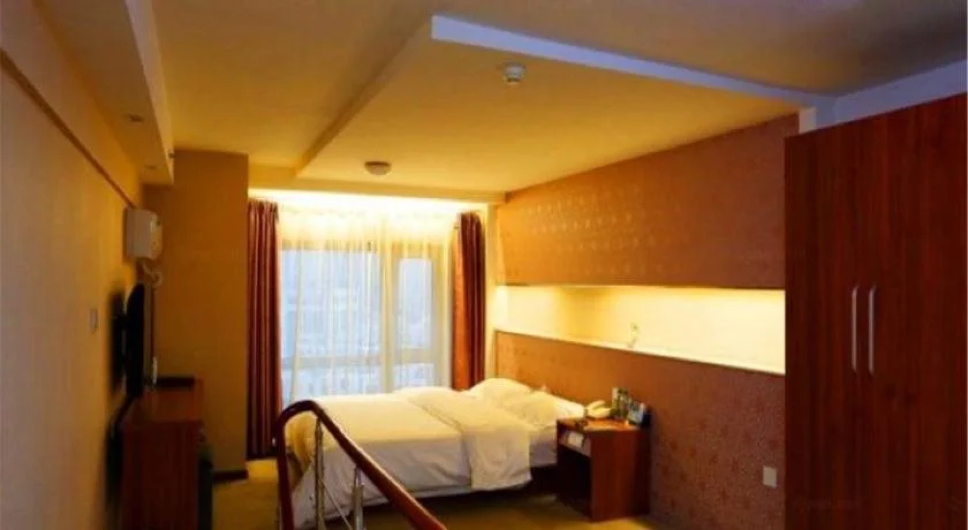 TA9 Rengency Fiesta Holiday Hotel