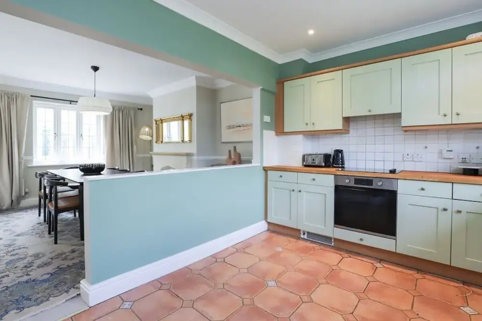 The Stow Secret Cottage - Breathtaking 5bdr Cottage With Parking + Garden