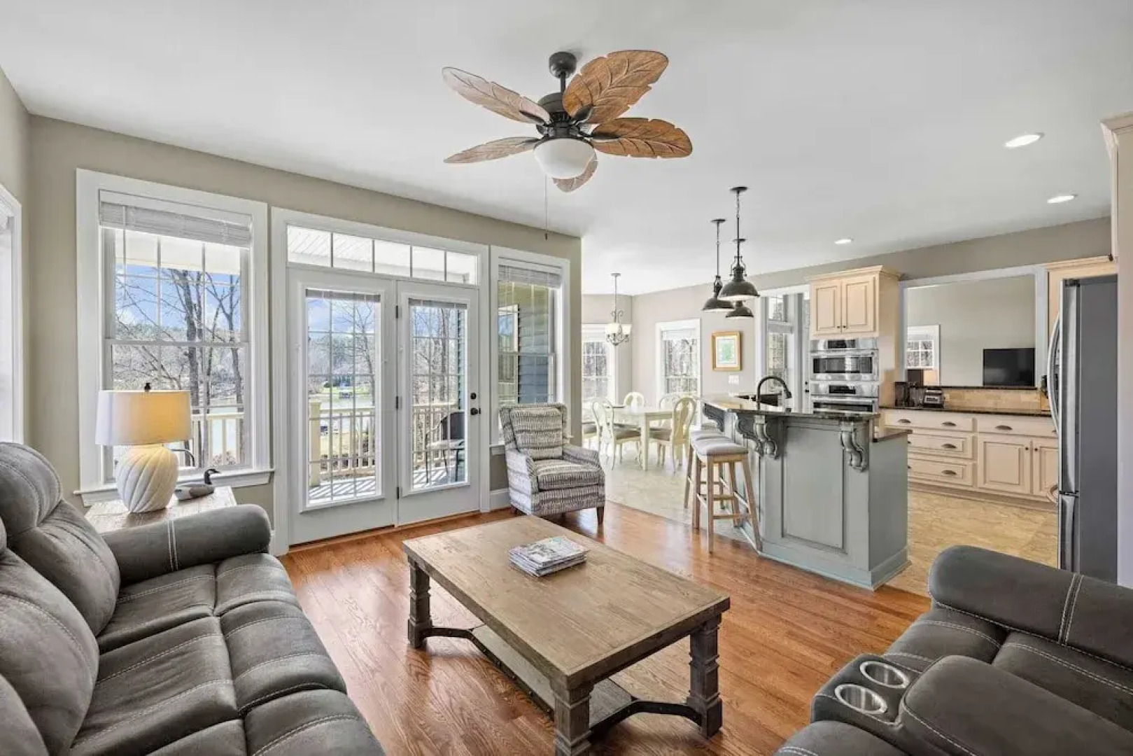 Sleeps 22, Lakefront w/ Private Dock & Pool, 2 Houses Lake Living by Avantstay