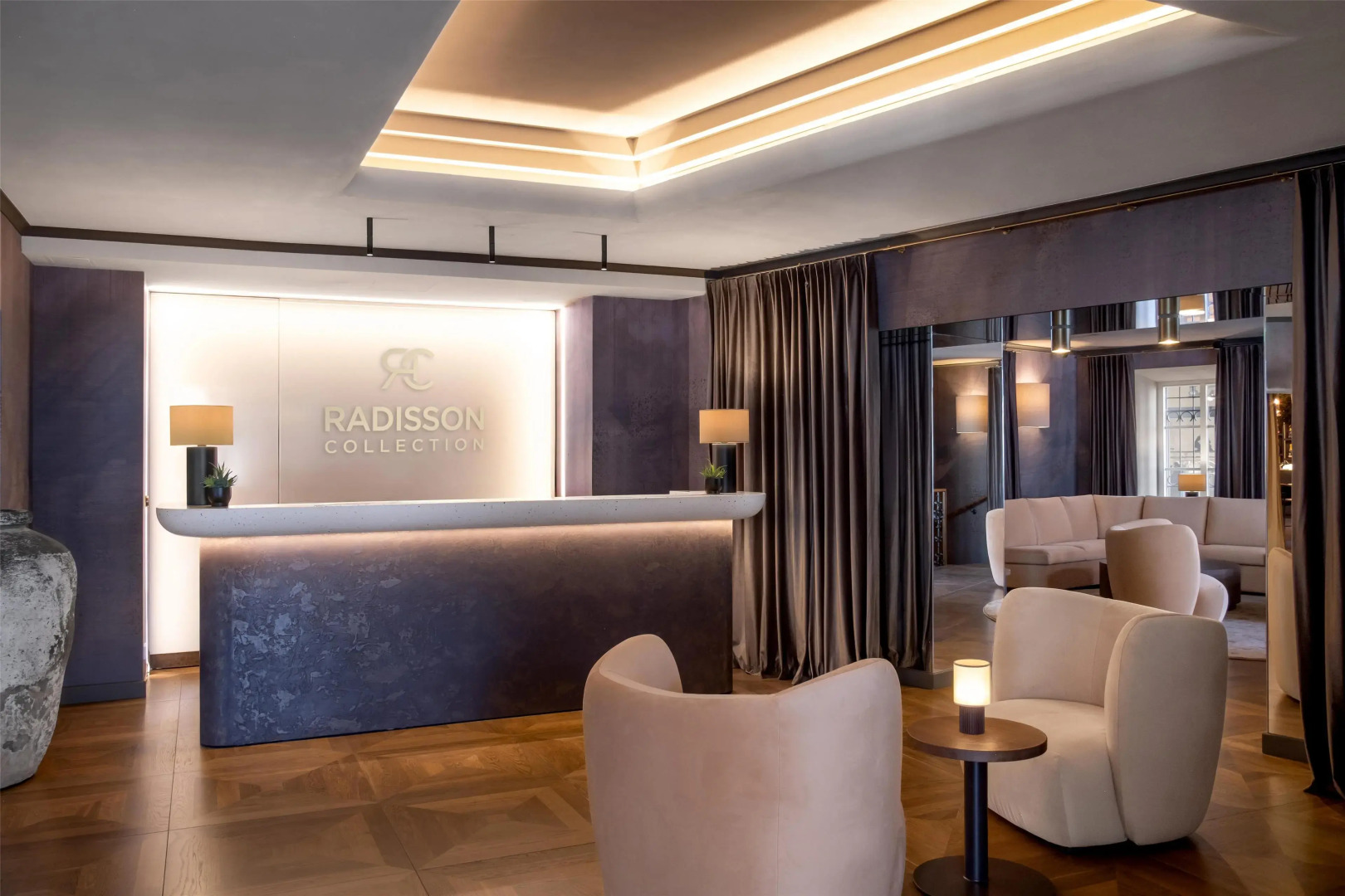 Radisson Collection Astorija Hotel, Вильнюс