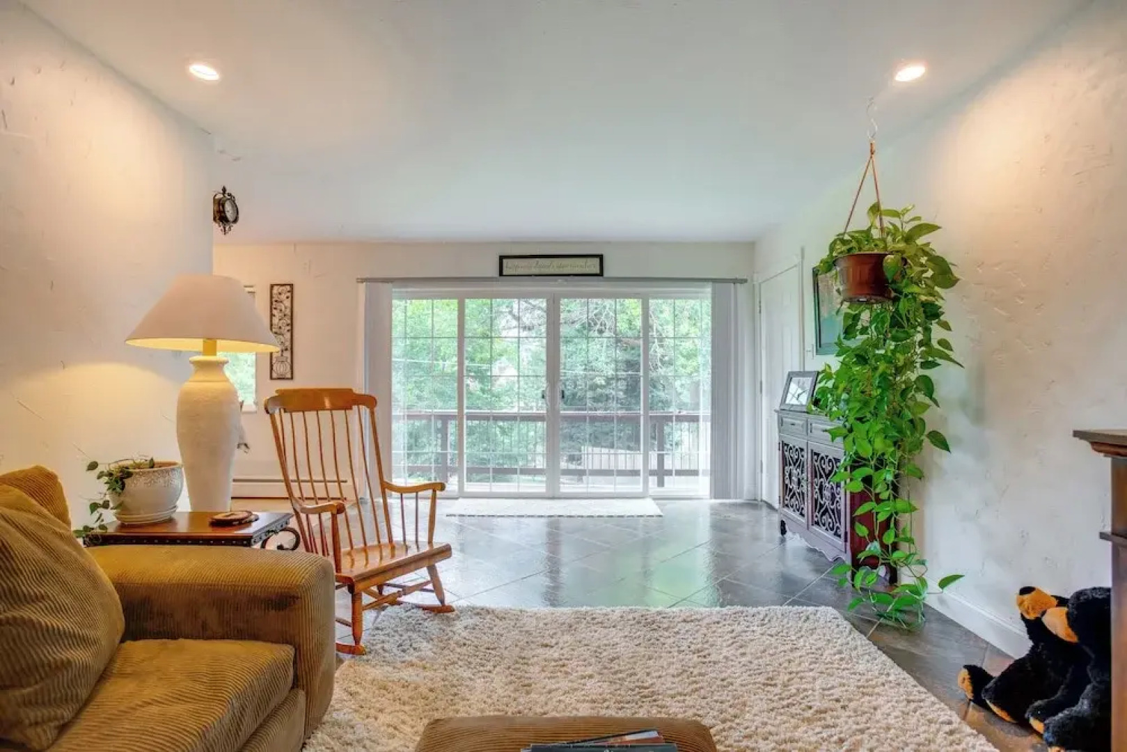 Modern Creekside Home: 9 Mi to Downtown Denver