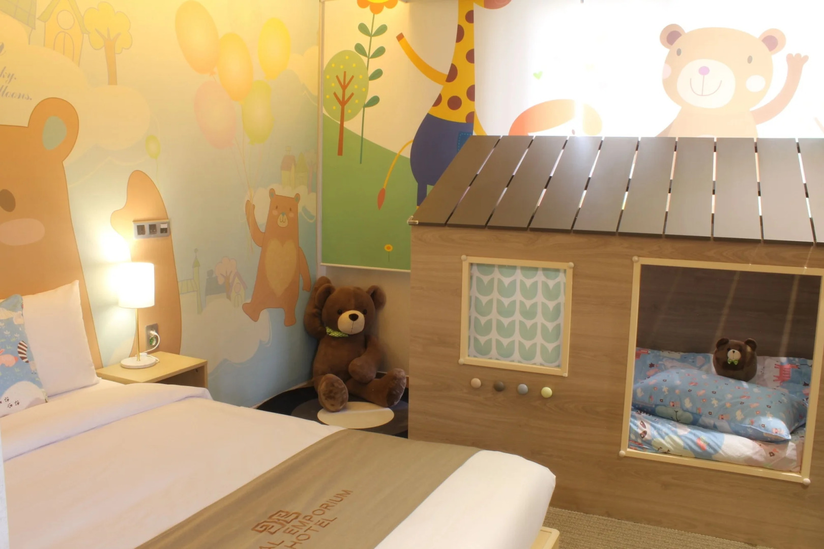 Royal Emporium Incheon Airport Hotel