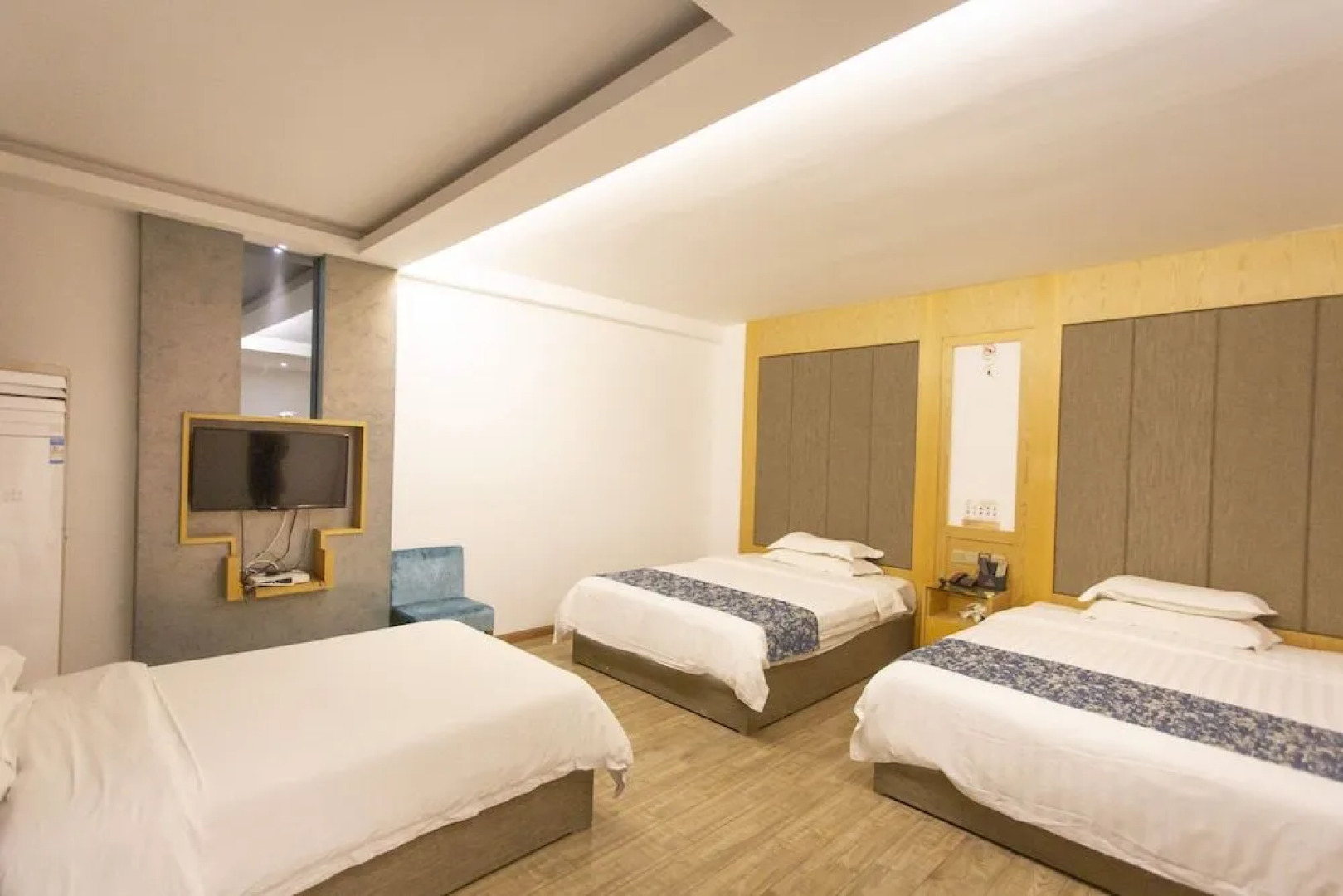 Zhangjiajie Heyday Hotel