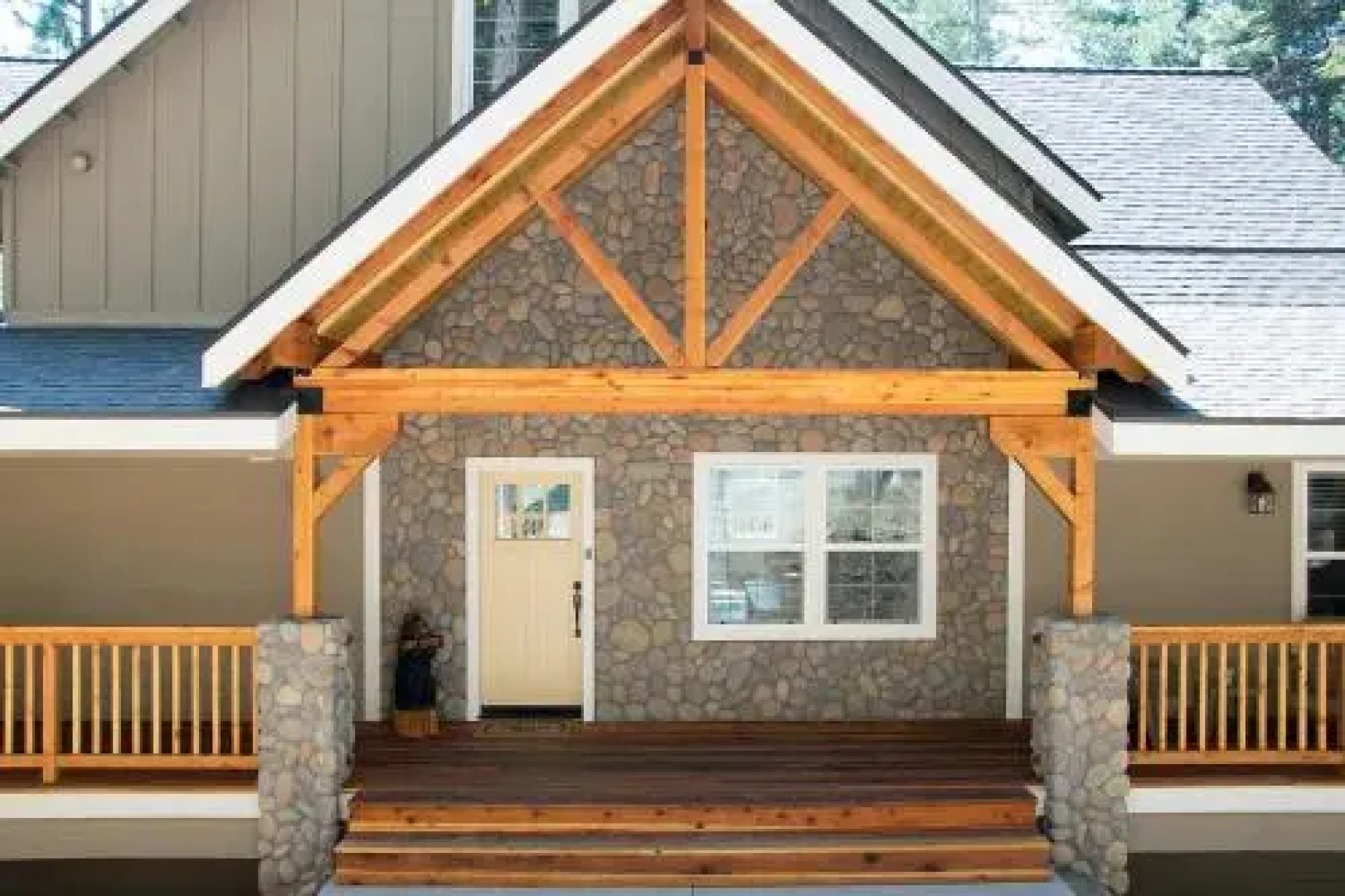 River Rock - 3BR/2BA + Loft