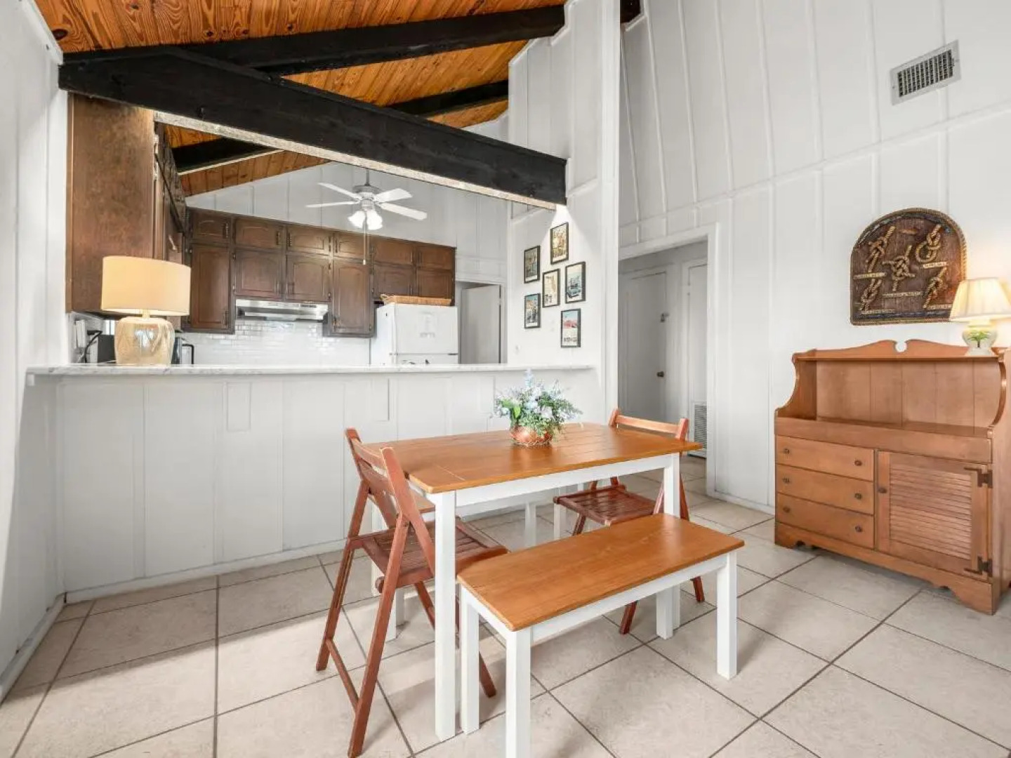 Cozy Cottage, 3 Bedrooms, Sleeps 6, Ocean Front, Pet Friendly, WiFi