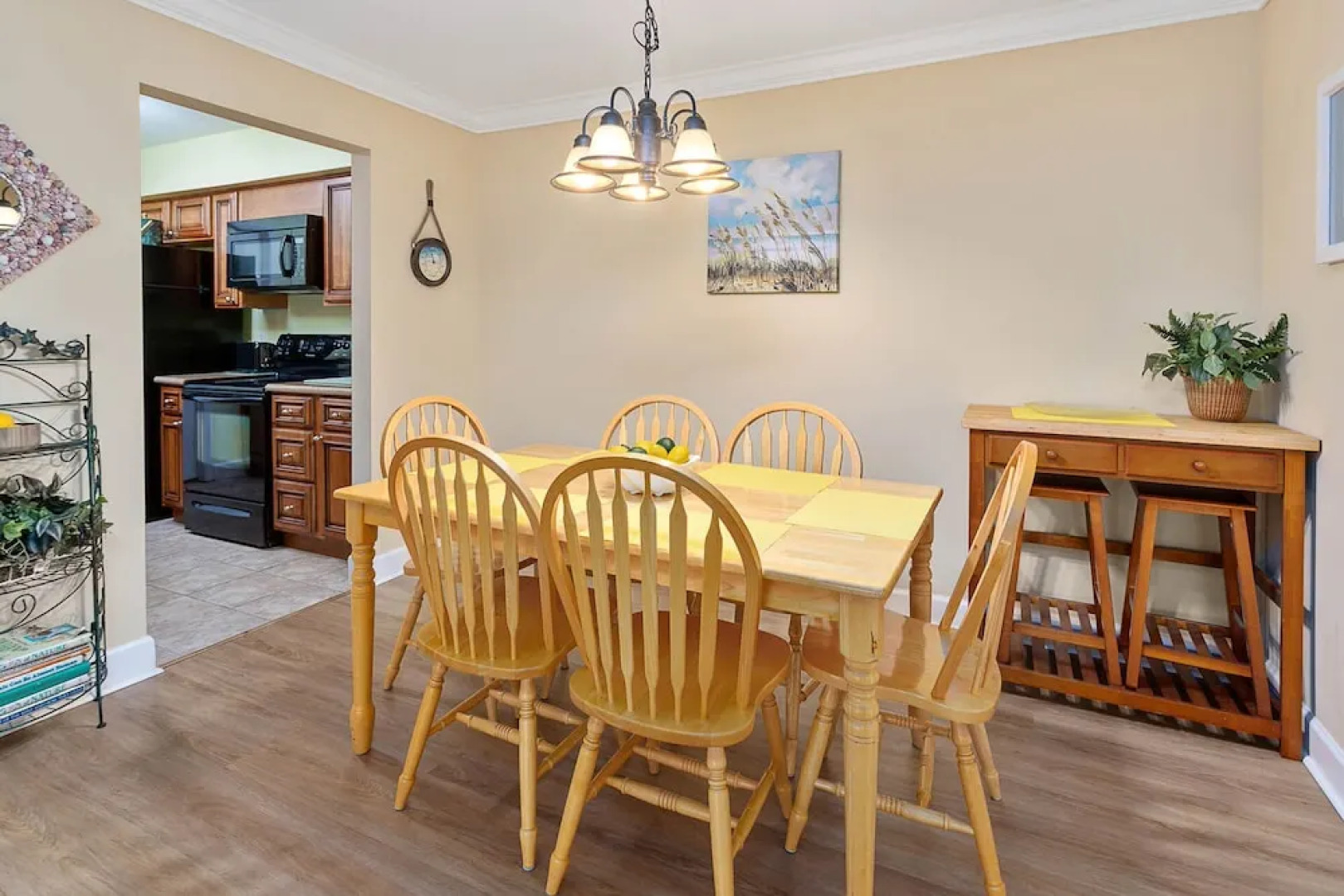 Island Retreat 2511-1 by Hodnett Cooper