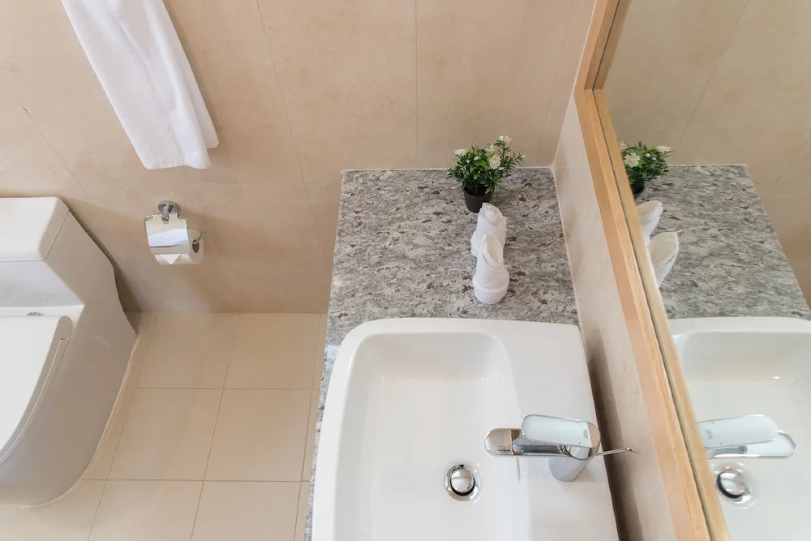 Reef Edge Thulusdhoo