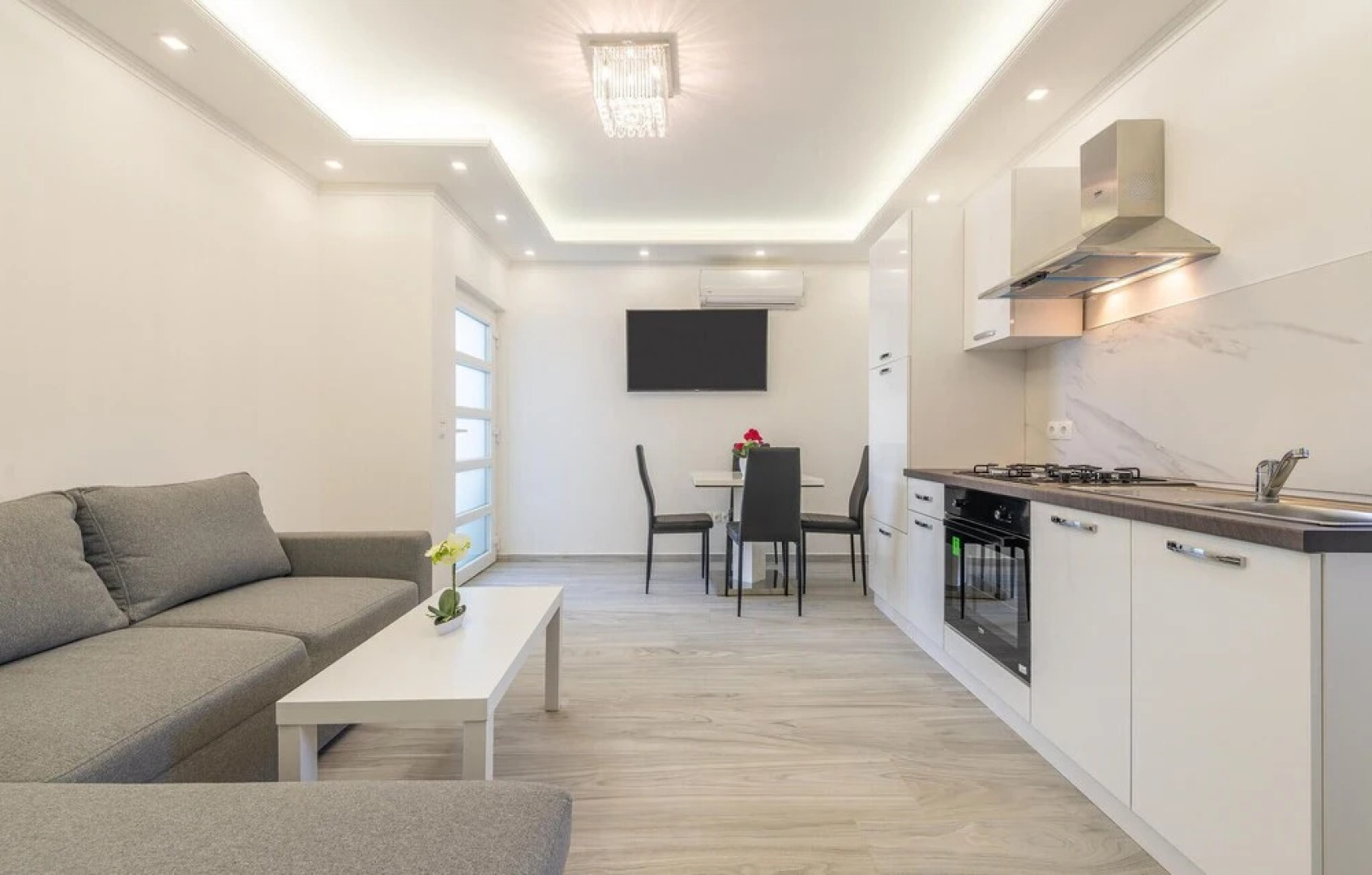 Stunning Home in Vrsi With 5 Bedrooms, Wifi and Outdoor Swimming Pool