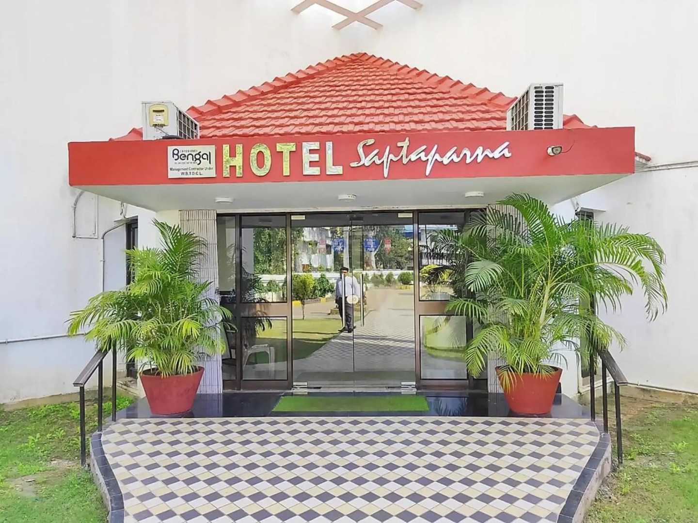 Hotel Saptaparna